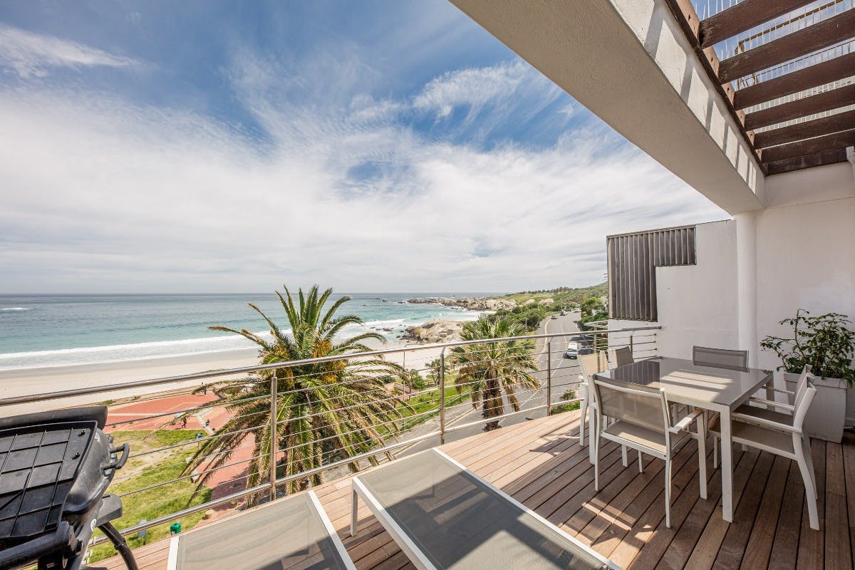 Villa Safira Kloof Cape Town: Luxury 2-Bedroom Villa with Sea Views and Spa, Camps Bay