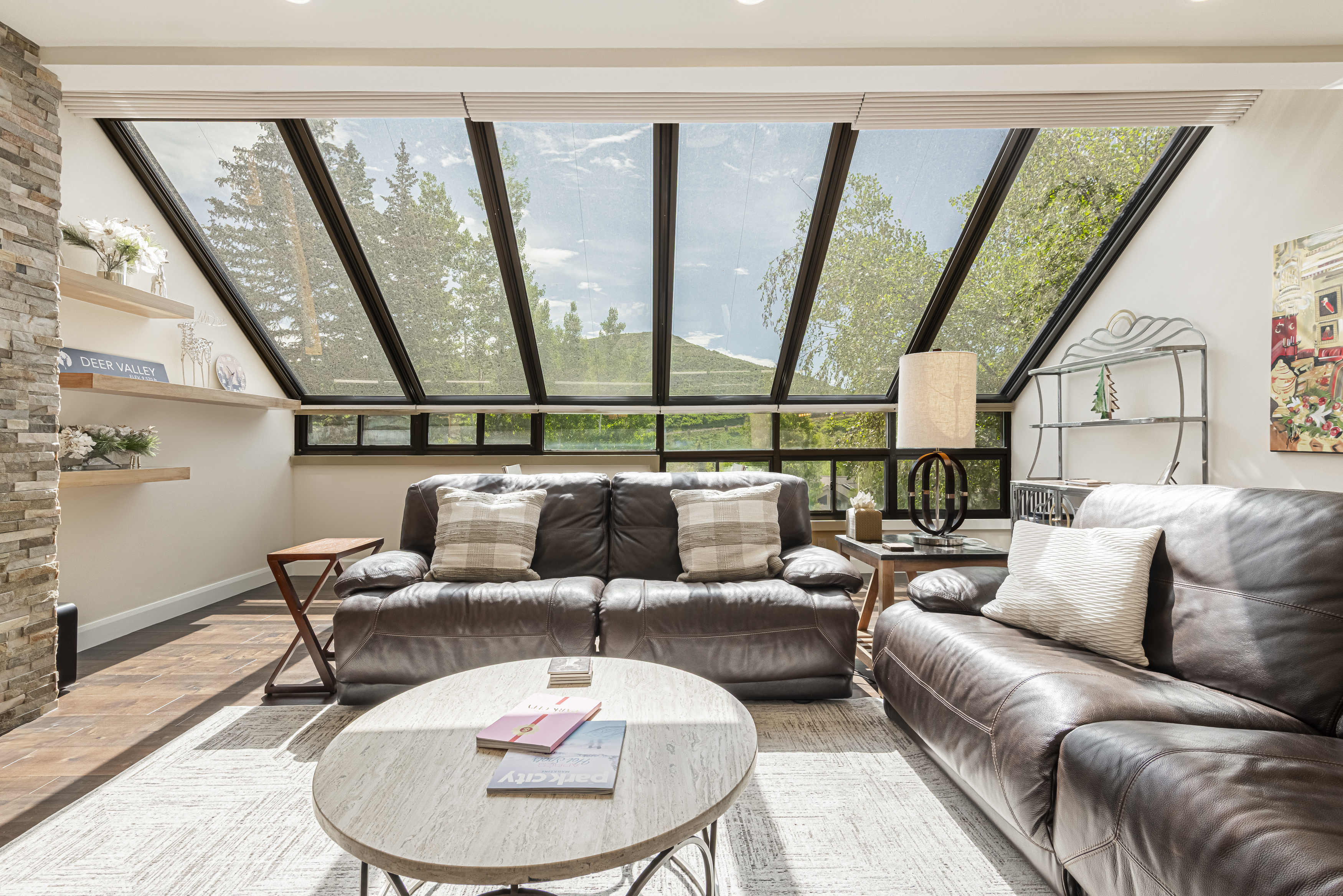 Villa Safira McPolin Park City: Spacious 3-Bedroom Townhouse with Hot Tub and Ski Access, Park City