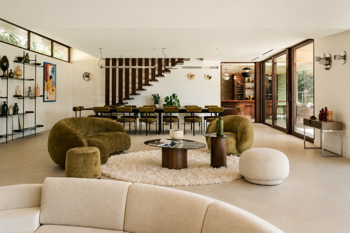 Villa Safran Abadie Biarritz: Luxury 7-Bedroom Villa with Heated Pool and Gym, Biarritz
