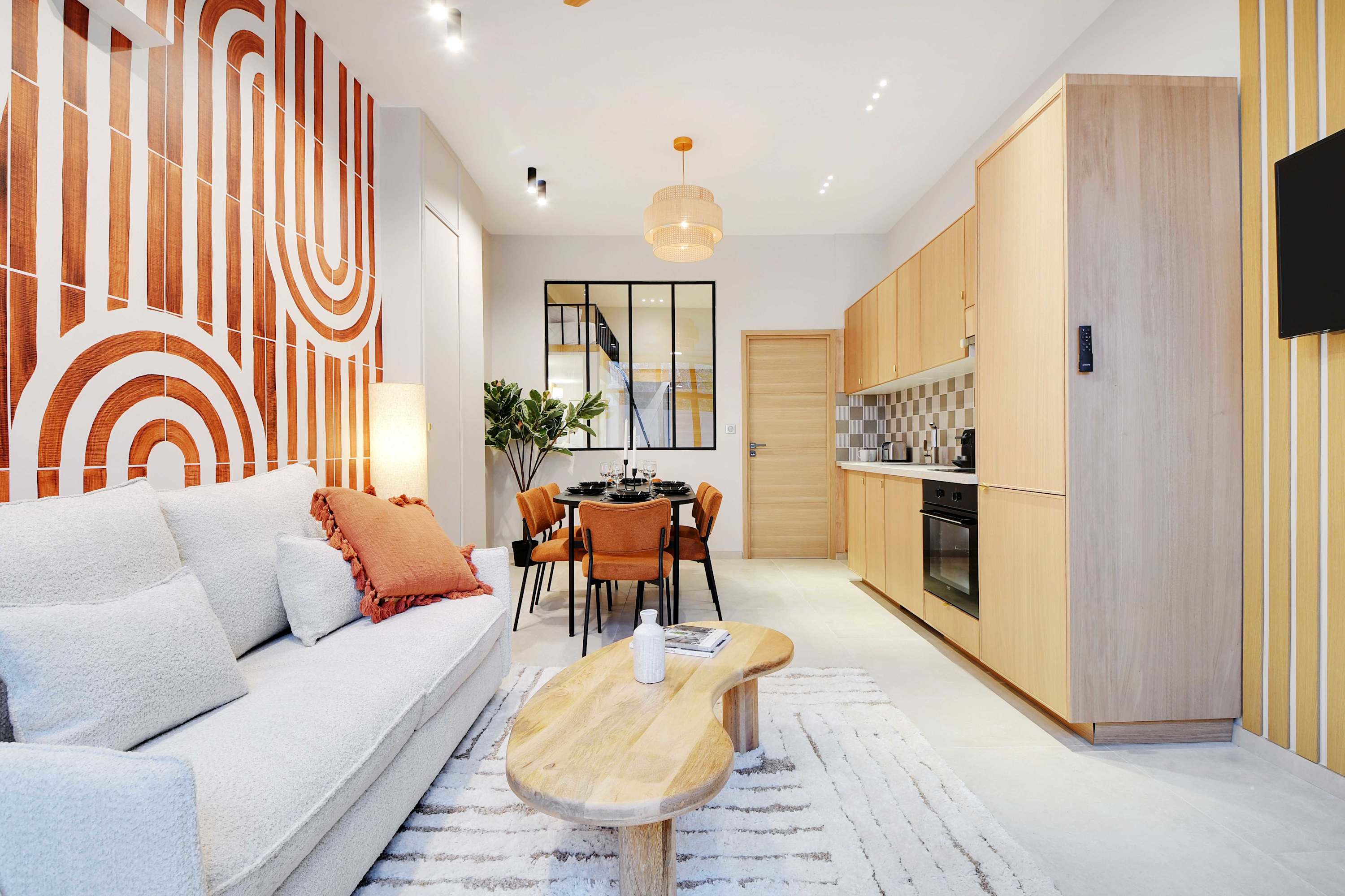 Villa Safran Abesses Paris: Luxury 2-Bedroom Apartment with Spa and Family Amenities, Montmartre Sacré-Coeur