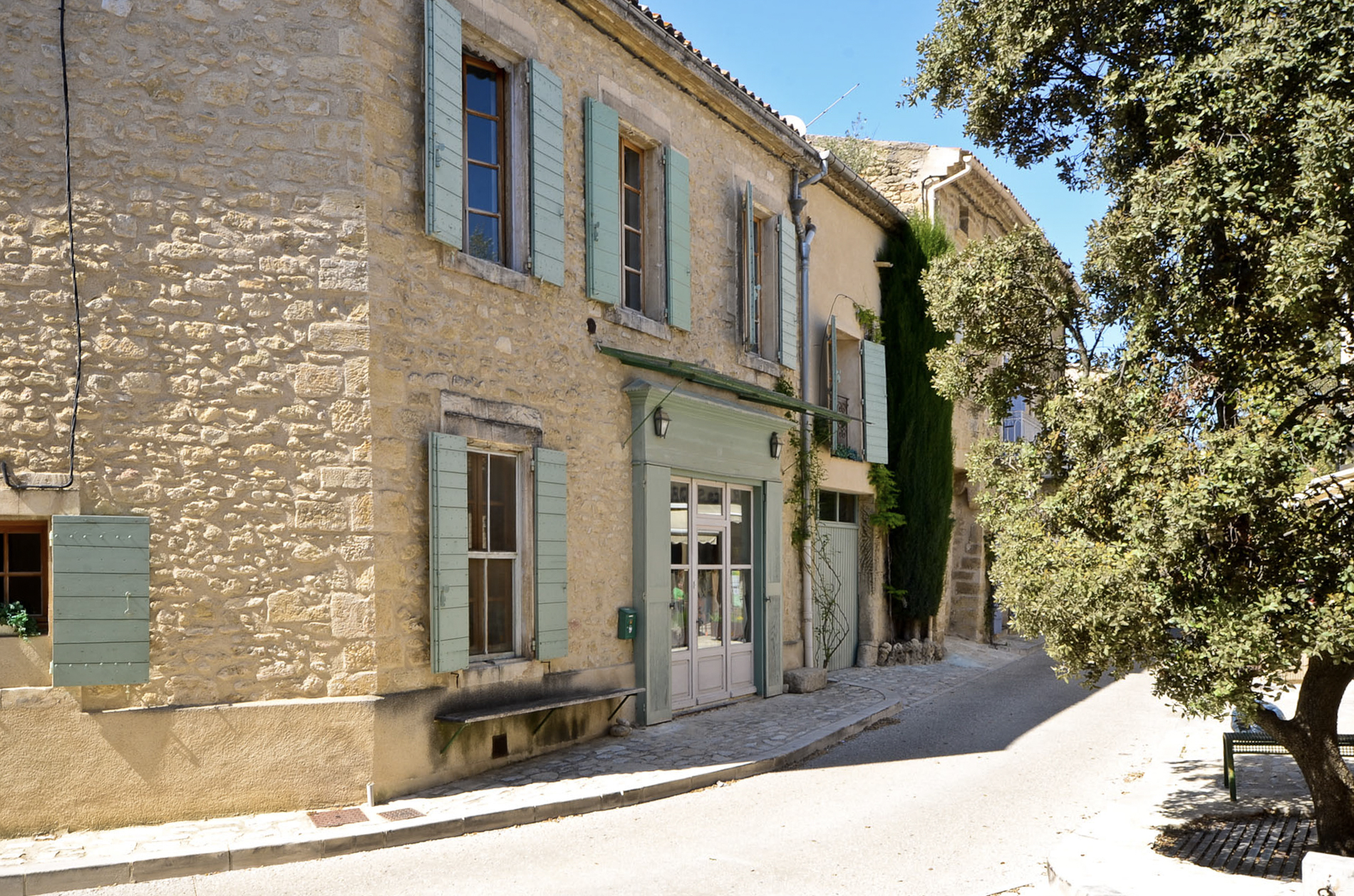 Villa Safran Ansouis Vaucluse: Luxury 5-Bedroom Villa with Spa and Countryside Views, Vaucluse