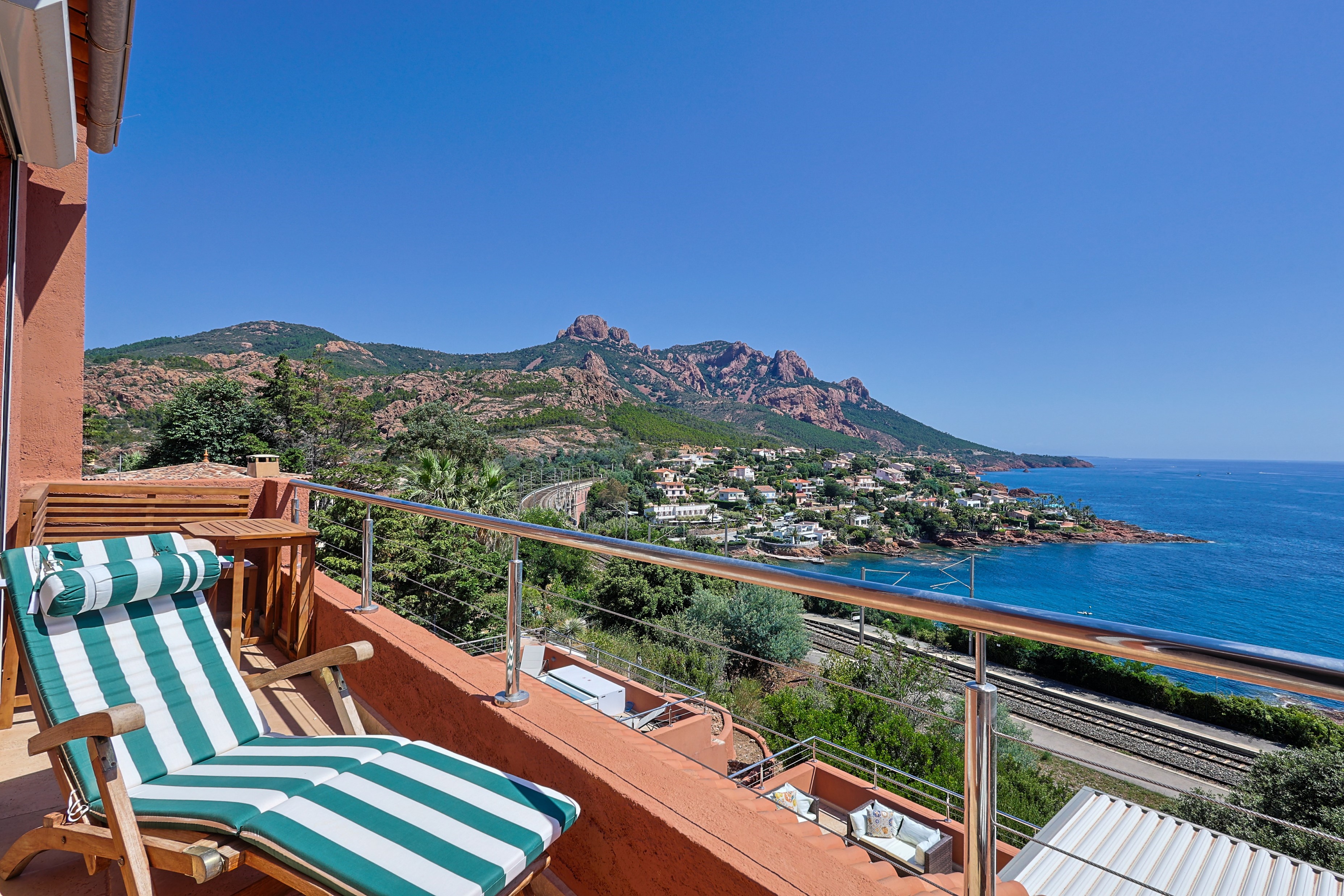 Villa Safran Anthéor Anthéor: Charming 2-Bedroom Apartment with Seaview and Spa, Anthéor French Riviera