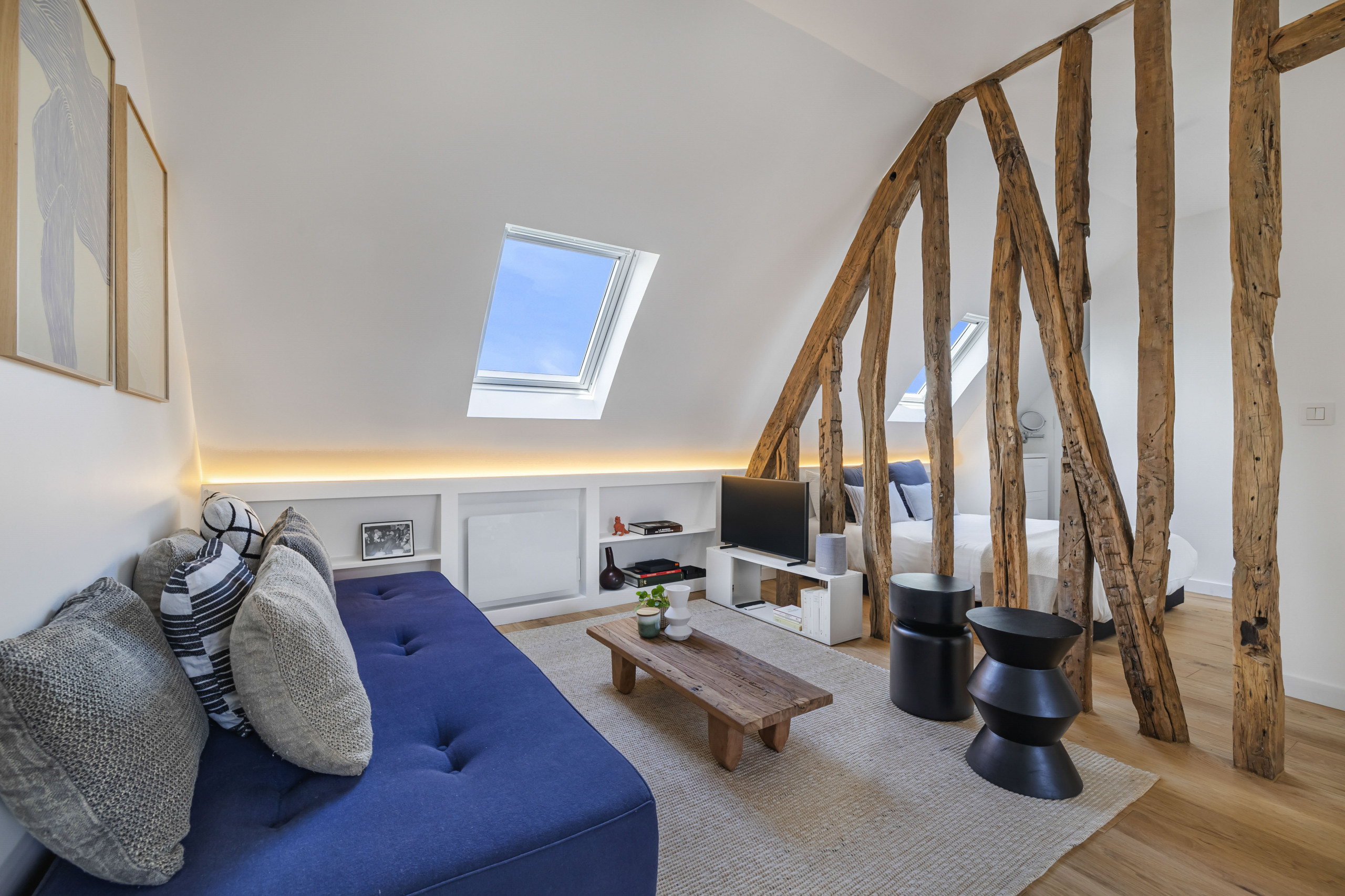 Villa Levantada Rue des Minimes Le Marais: Luxury 1-Bedroom Apartment with Spa and Air Conditioning in Le Marais, Paris