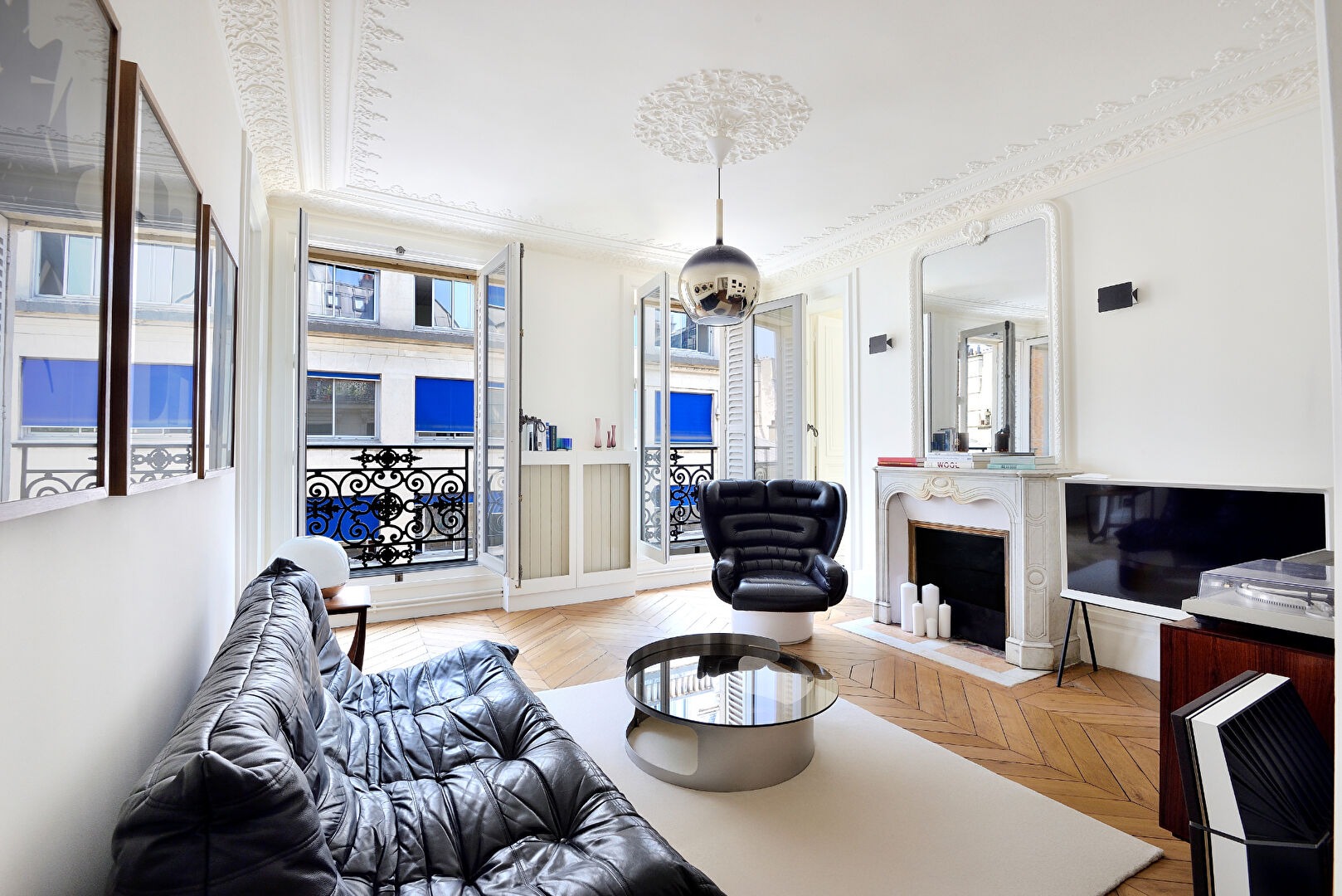 Villa Safran Archives Paris 1322032: Luxury 2-Bedroom Apartment with Private Parking, Le Marais Paris