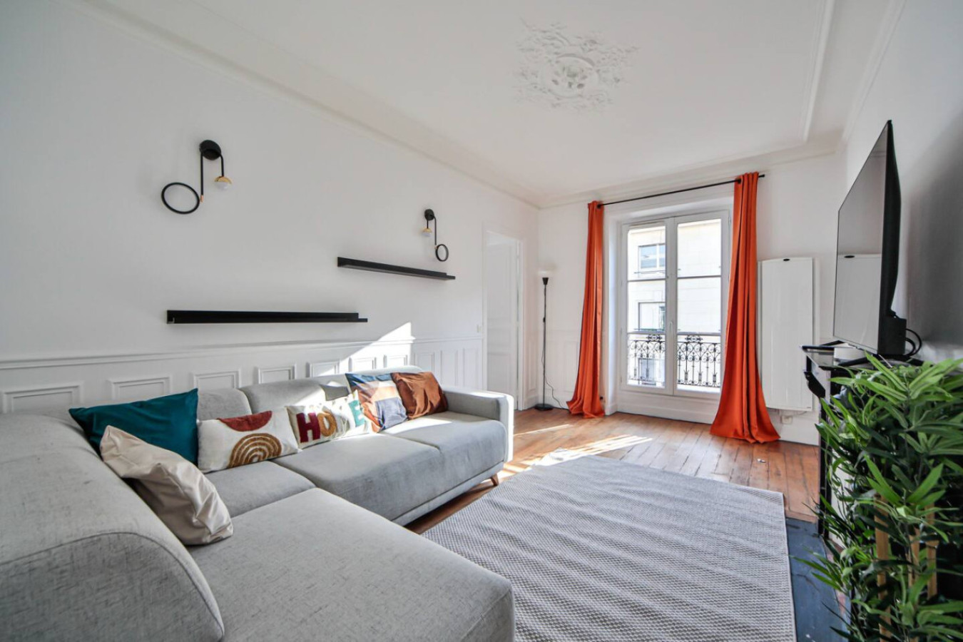 Villa Safran Arcole Paris: Luxury 2-Bedroom Apartment with Spa and WiFi, Latin Quarter Paris
