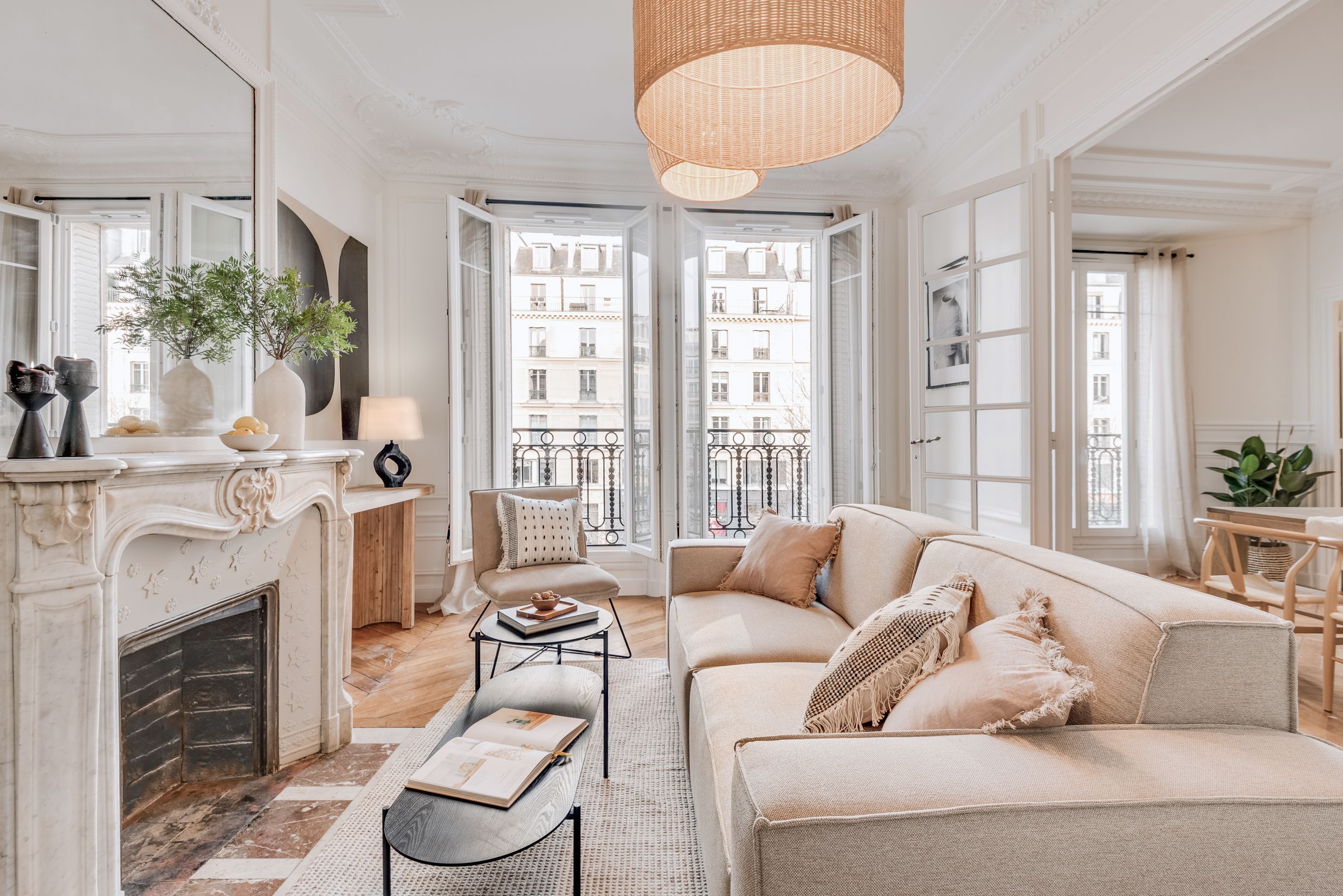 Villa Vendaval Rue Dupetit-Thouars Le Marais: Luxury 3-Bedroom Apartment with Fireplace and Private Parking, Le Marais Paris