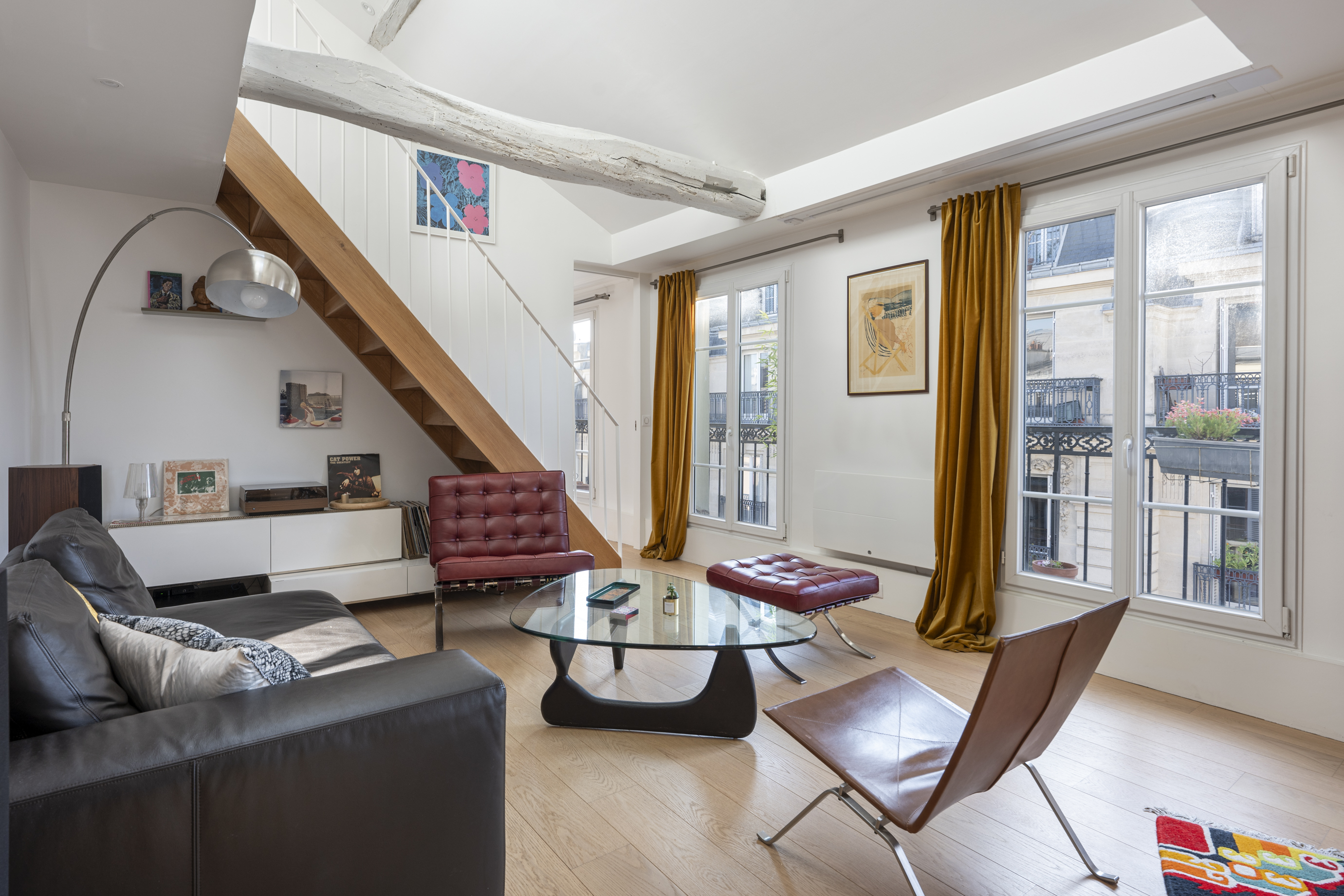 Villa Safran Arts-et-Métiers Paris 9544: Luxury 2-Bedroom Apartment with Spa and Family-Friendly Features, Le Marais Paris