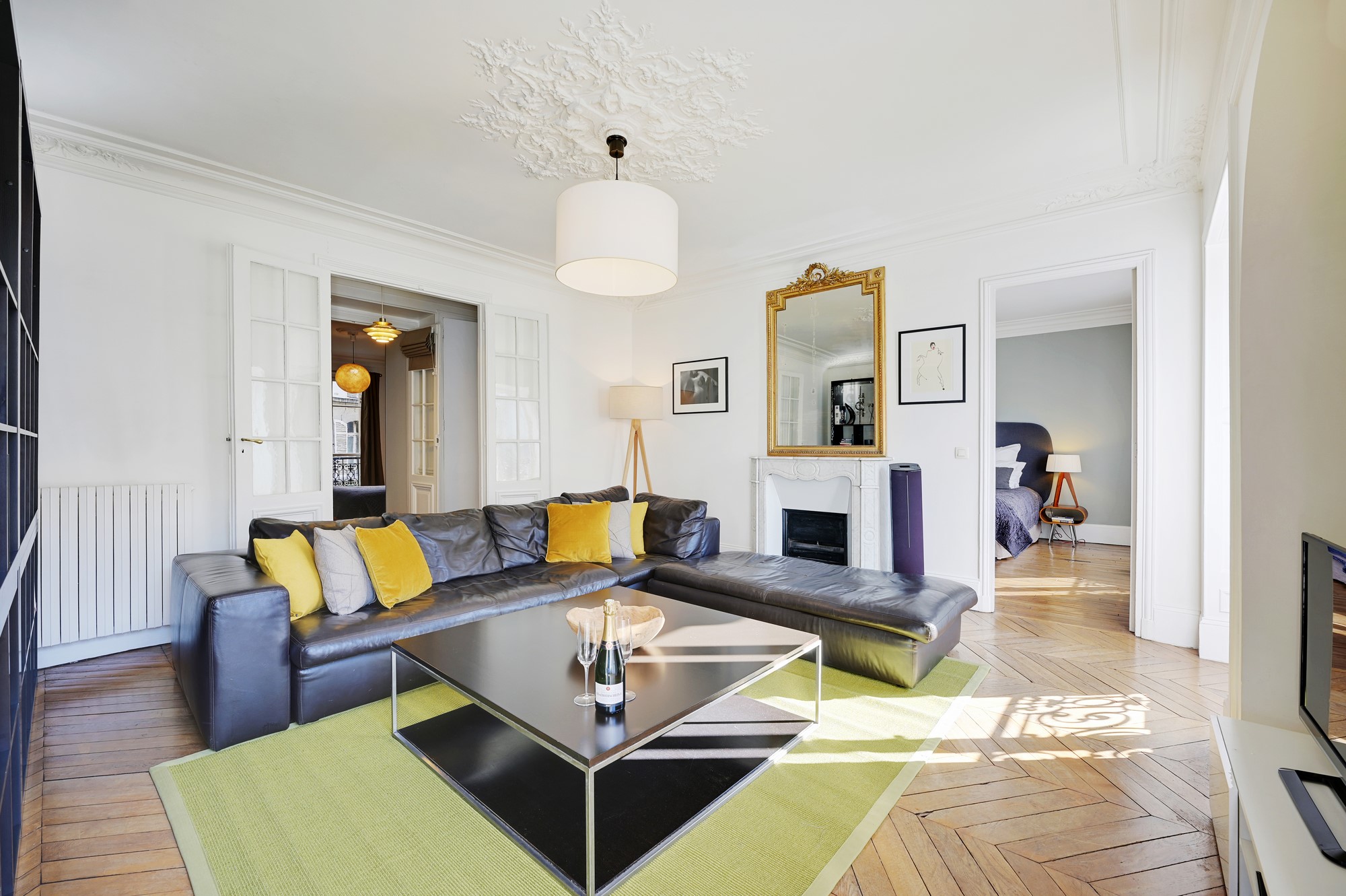 Villa Safran Arts Le Marais: Luxury 3-Bedroom Apartment with Spa and Parking, Le Marais Paris