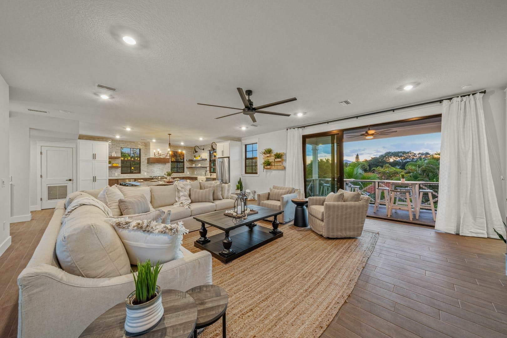 Villa Safran Bayport Sarasota: Luxury 5-Bedroom Apartment with Private Pool and Sea Views in Sarasota