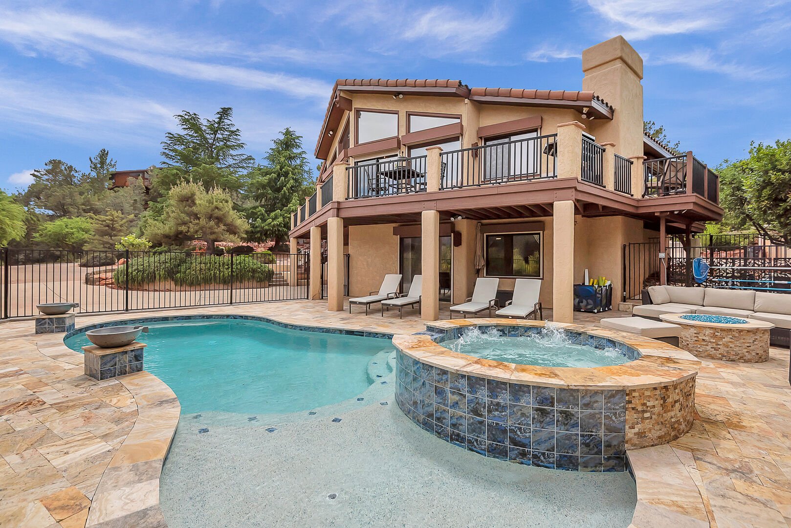 Villa Safran Bell Rock Sedona: Luxury 4-Bedroom Villa with Private Pool and Mountain Views, Sedona