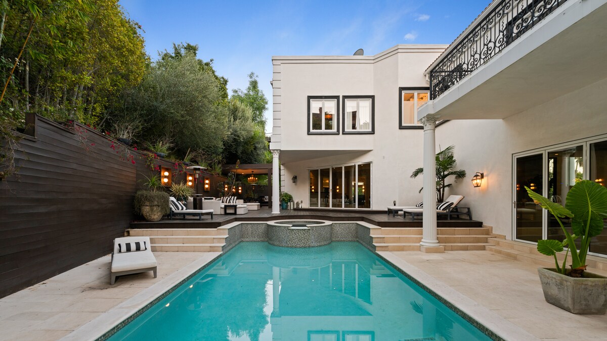 Villa Safran Benedict Canyon Beverly Hills: Luxury 6-Bedroom Villa with Pool, Spa, and Sauna in Beverly Hills