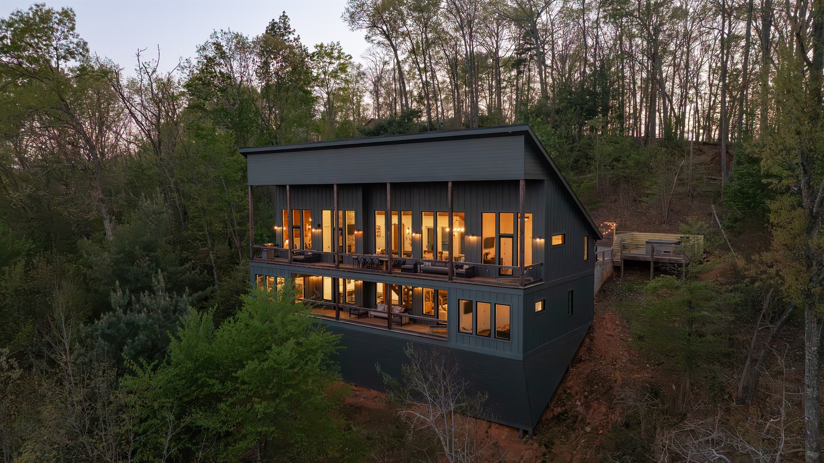 Villa Safran Blue Ridge Fannin: Luxury 4-Bedroom Apartment with Hot Tub and Mountain Views, Fannin County Atlanta