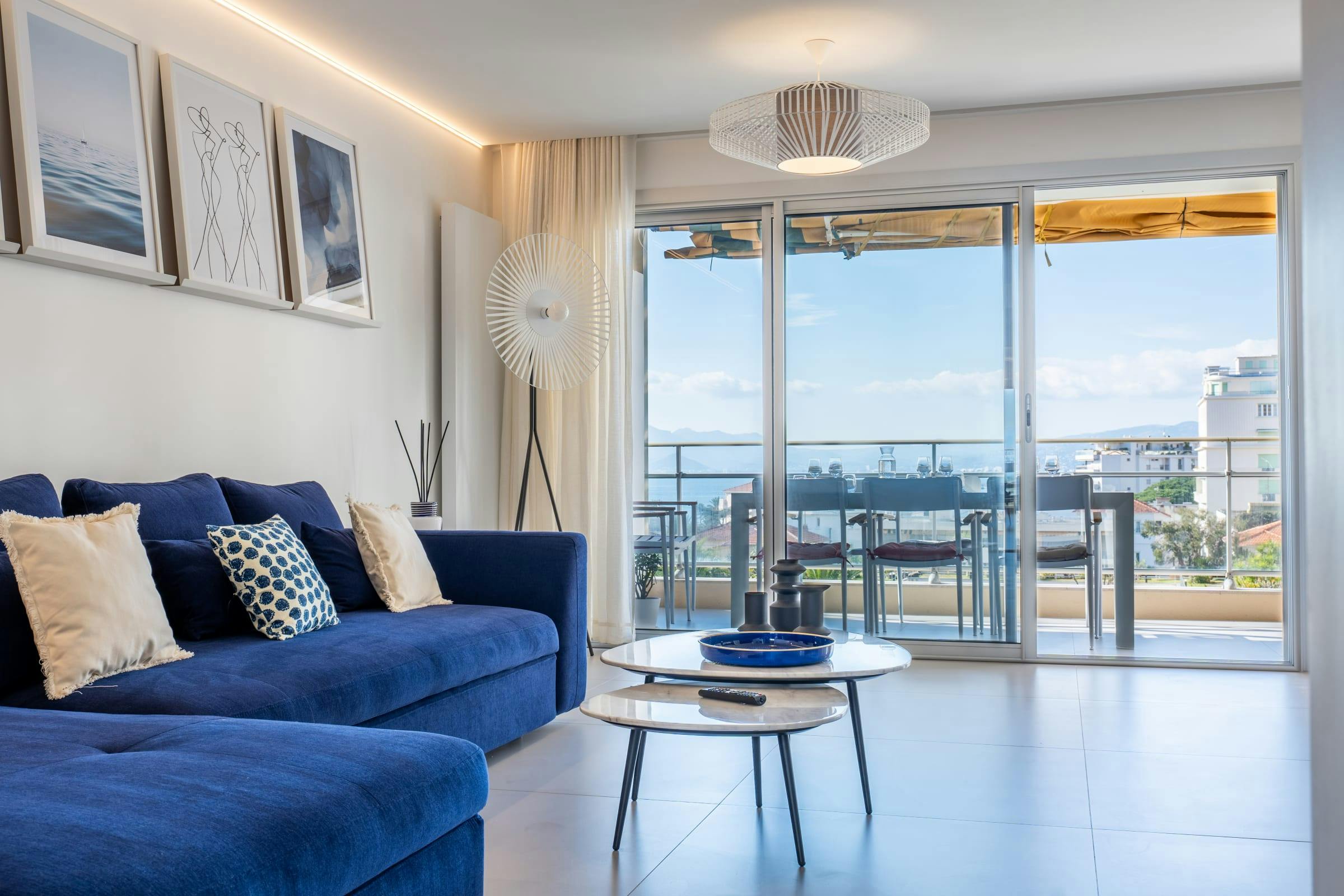Villa Stoa Rue d’Antibes Cannes: Luxury 3-Bedroom Villa with Sea Views and Spa Near Beach, Cannes