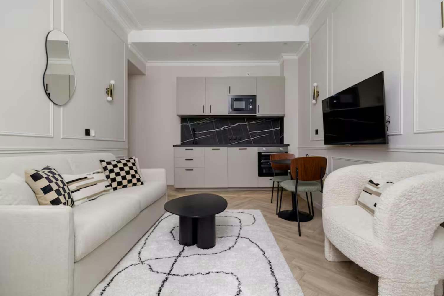 Villa Safran Bonne Nouvelle Paris 1452342: Luxury 1-Bedroom Townhouse Rental with Spa and Air-Con, Grands Boulevards Paris