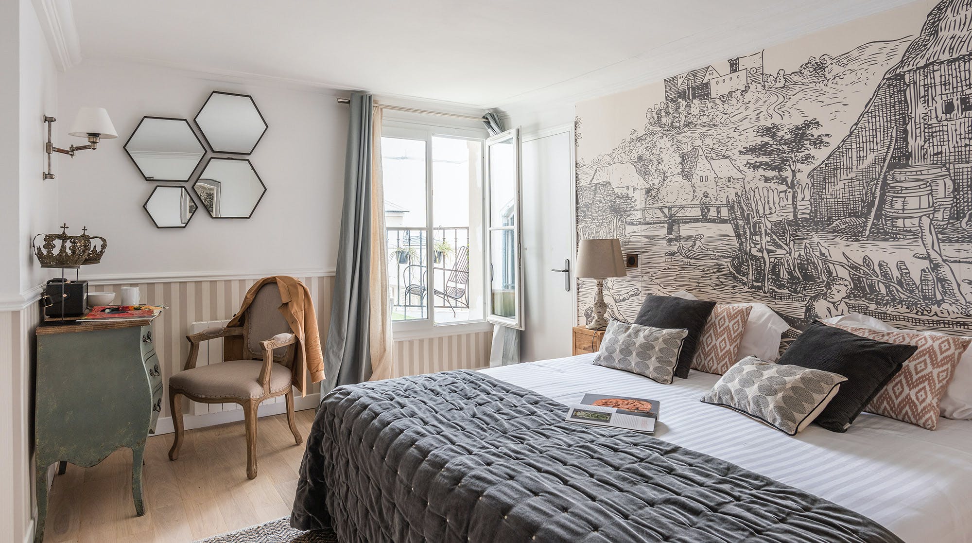 Villa Safran Bonne Nouvelle Paris 7015: Luxury 1-Bedroom Apartment with Spa Sauna in Grands Boulevards, Paris