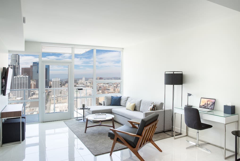 Villa Safran Bunker Hill Los Angeles: Luxury 1-Bedroom Apartment with Spa, Pool and City Views, Downtown LA