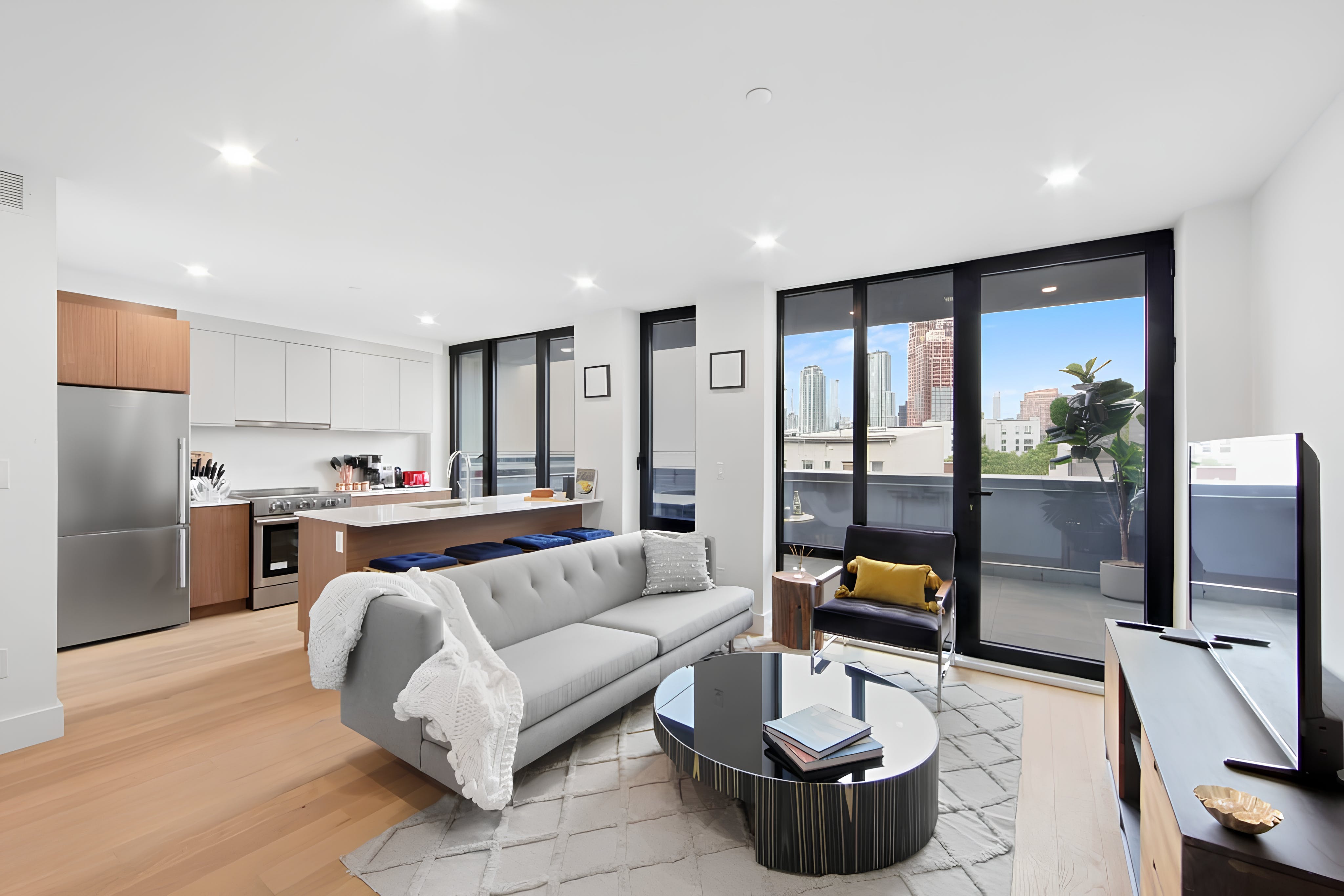 Villa Safran Bushwick Greenpoint: Luxury 2-Bedroom Apartment with Spa and Terrace in Greenpoint, New York