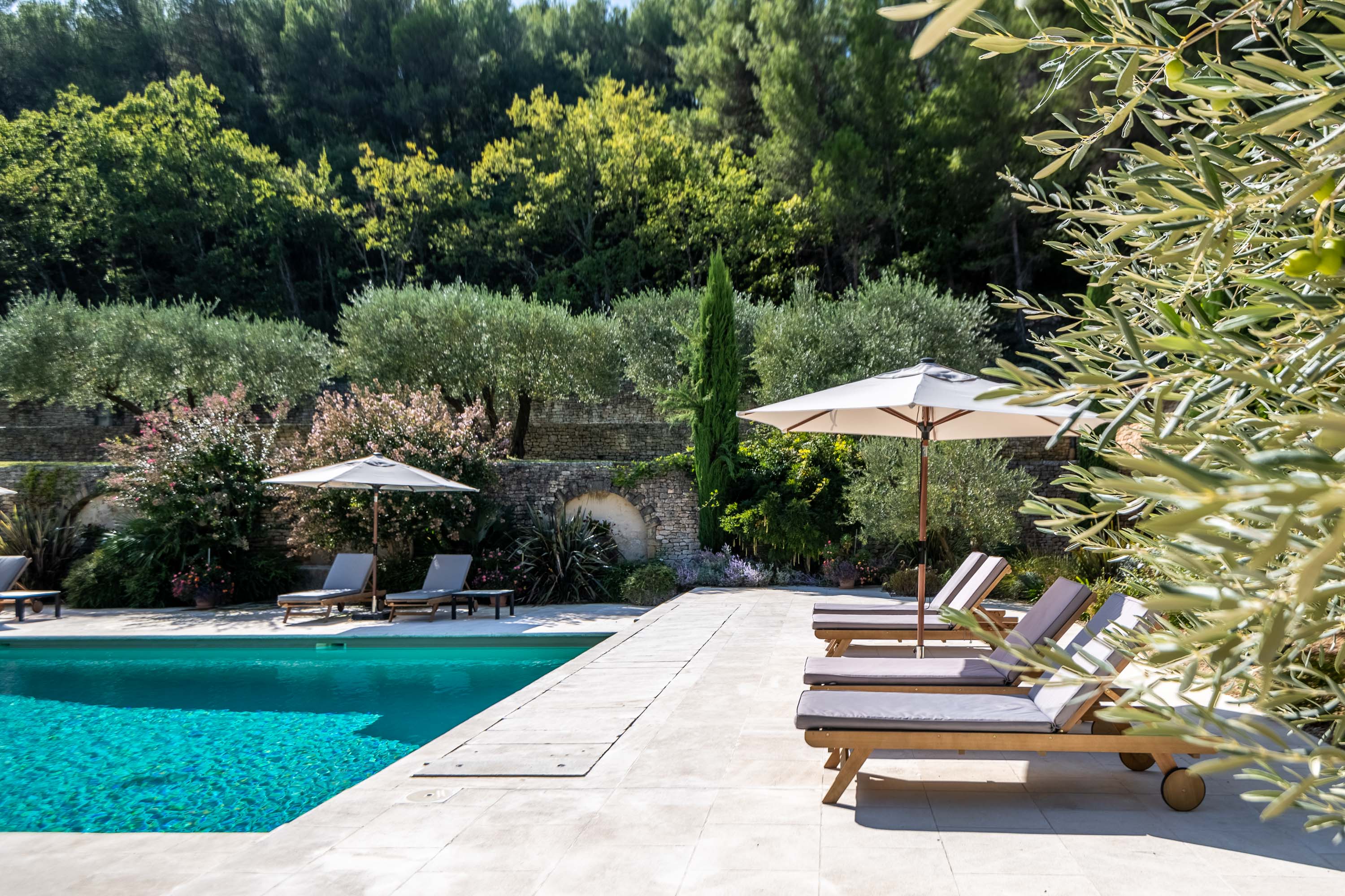 Villa Safran Cabrières Vaucluse: Luxury 11-Bedroom Villa with Pool and Spa, Vaucluse Provence
