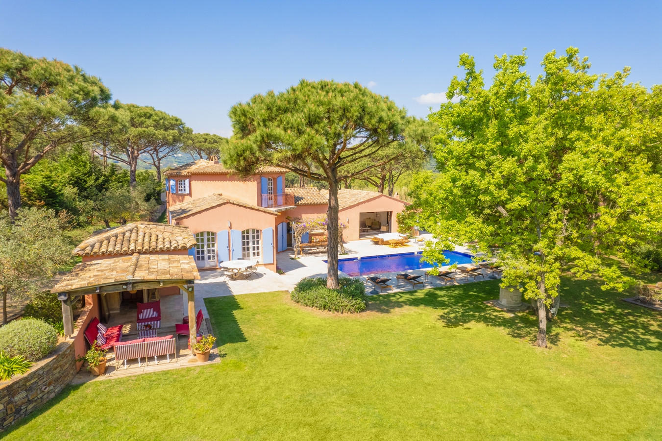 Villa Safran Calanque Gigaro Saint-Tropez: Luxury 7-Bedroom Villa with Private Pool and Sea View, Saint-Tropez