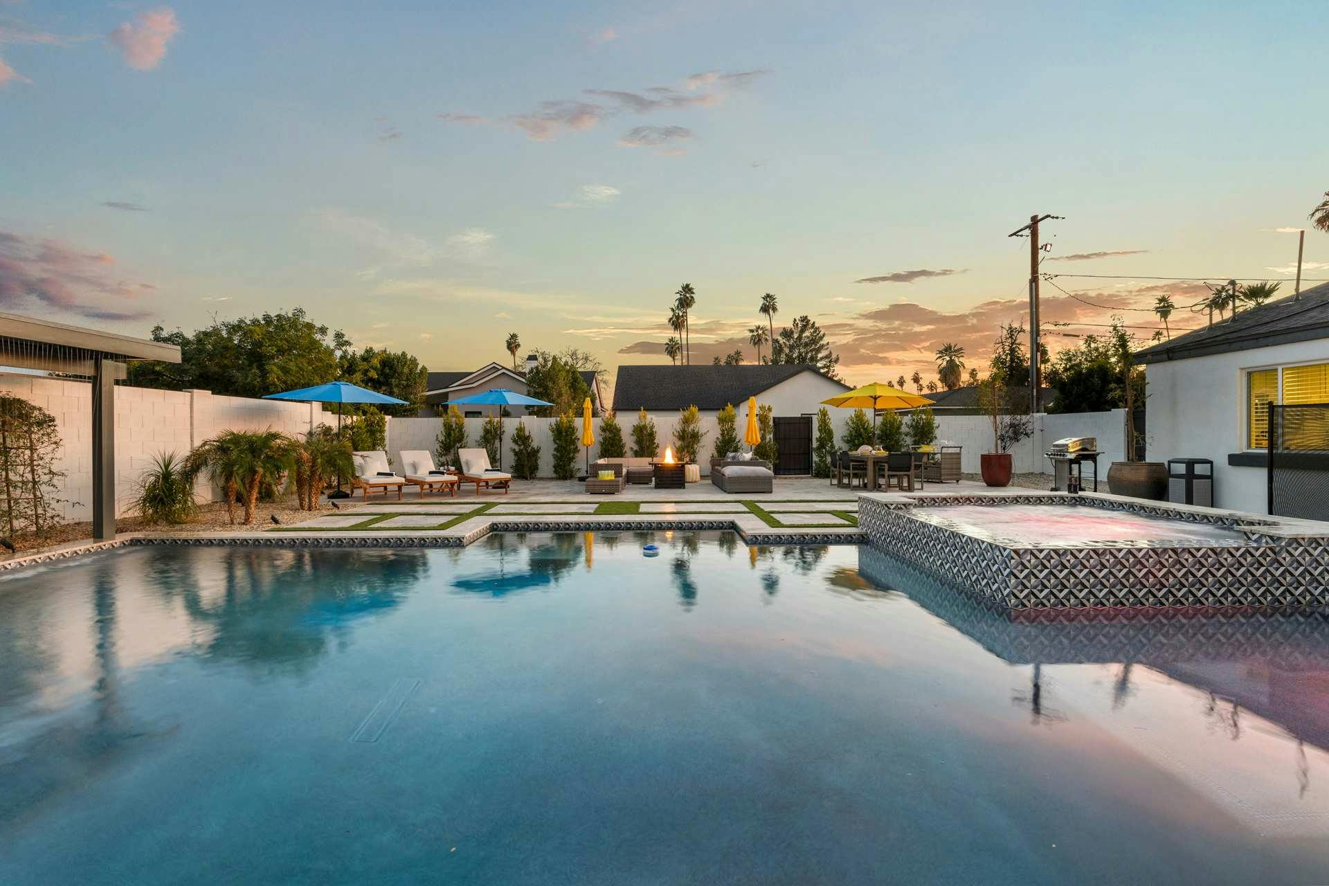 Villa Safran Chaparral Phoenix: Luxury 6-Bedroom Villa with Private Pool and Spa, Scottsdale