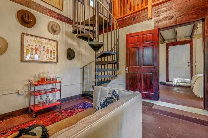 Villa Safran Cheatham Nashville: Luxury 4-Bedroom Apartment with Private Pool and Parking, Nashville