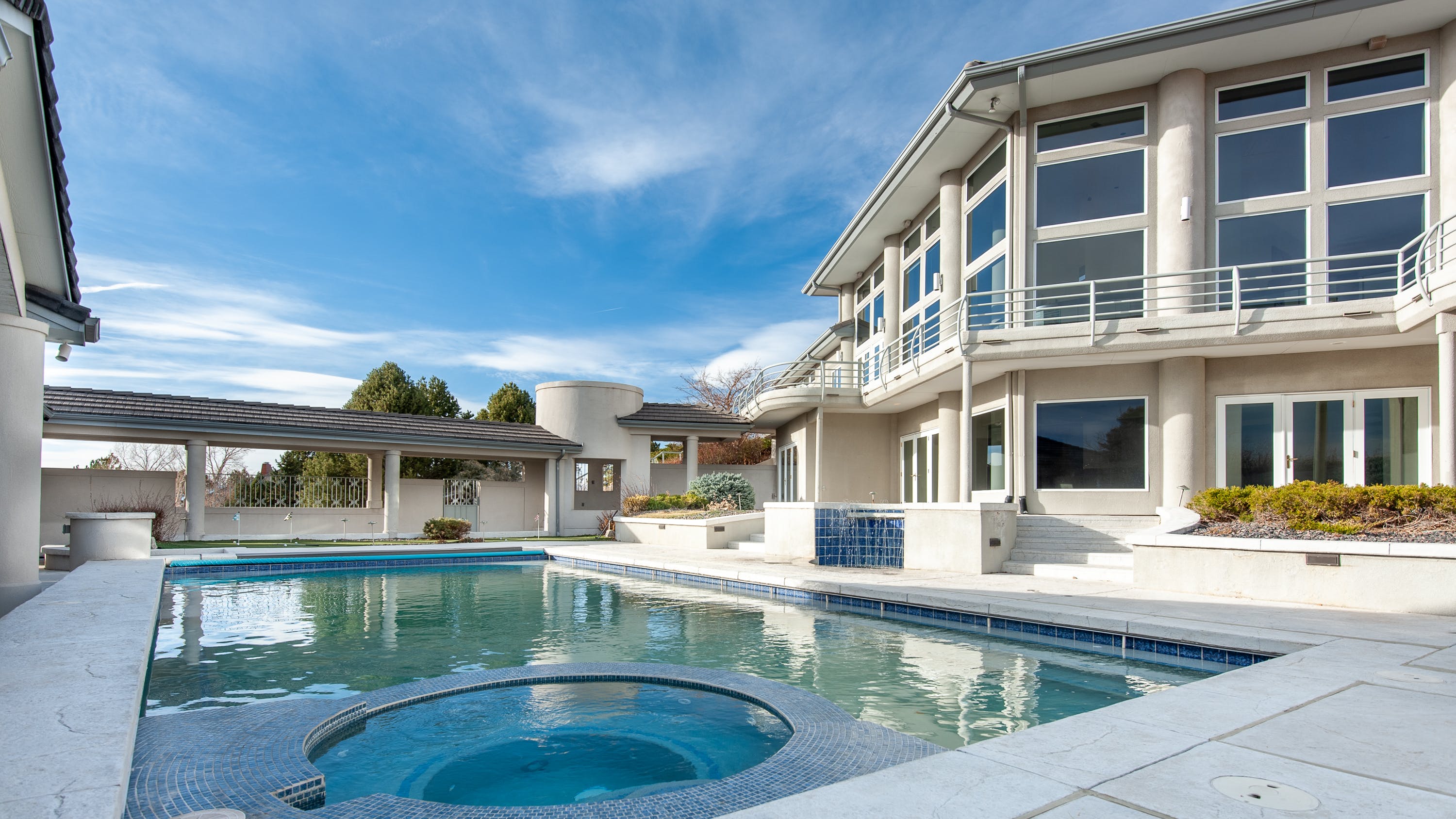 Villa Safran Cherry Creek Aurora: Luxury 5-Bedroom Apartment with Hot Tub and Sauna, Arapahoe County