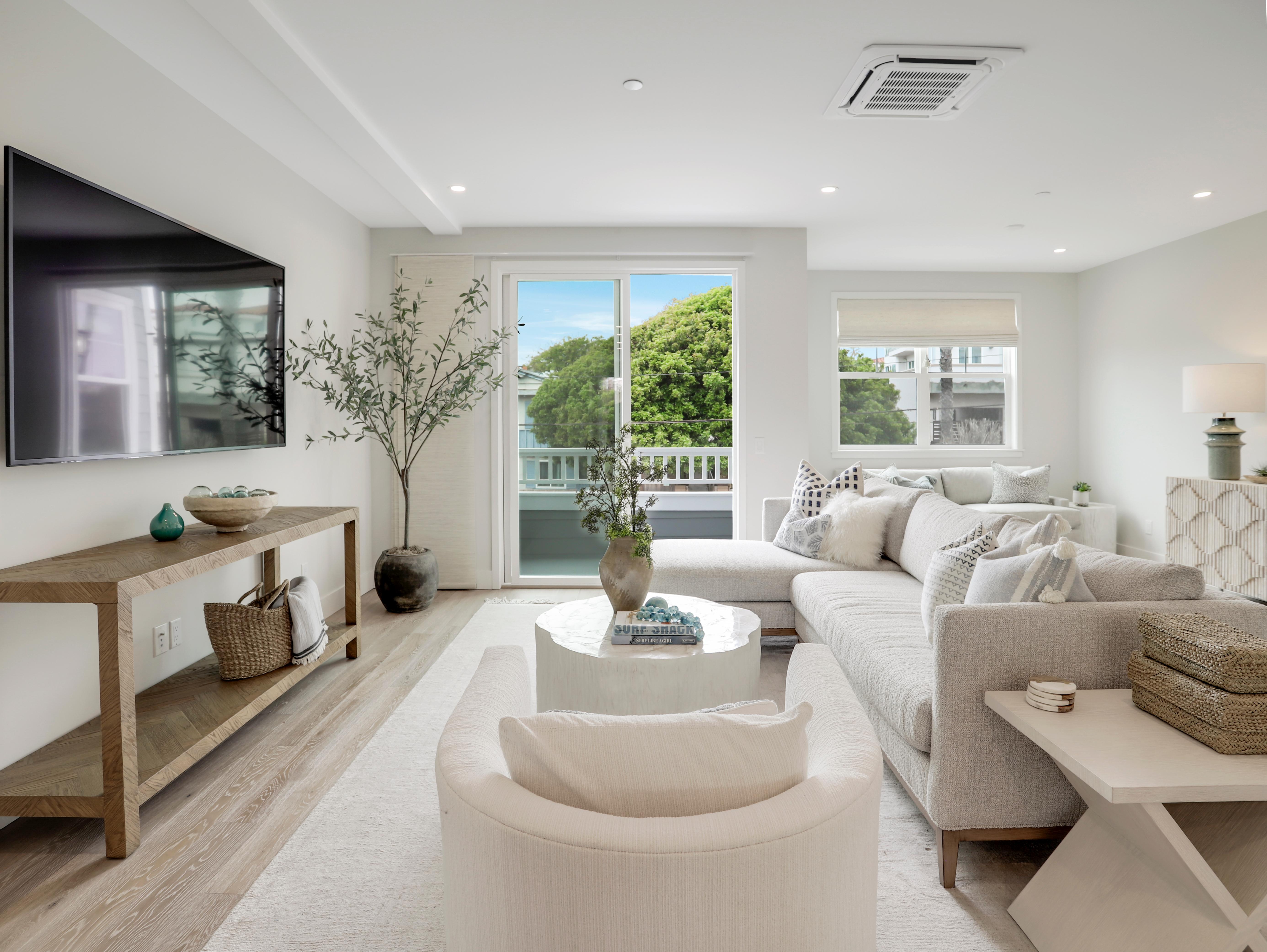 Villa Safran Coast La Jolla: Luxury 3-Bedroom Townhouse with Sea Views and Private Parking, La Jolla