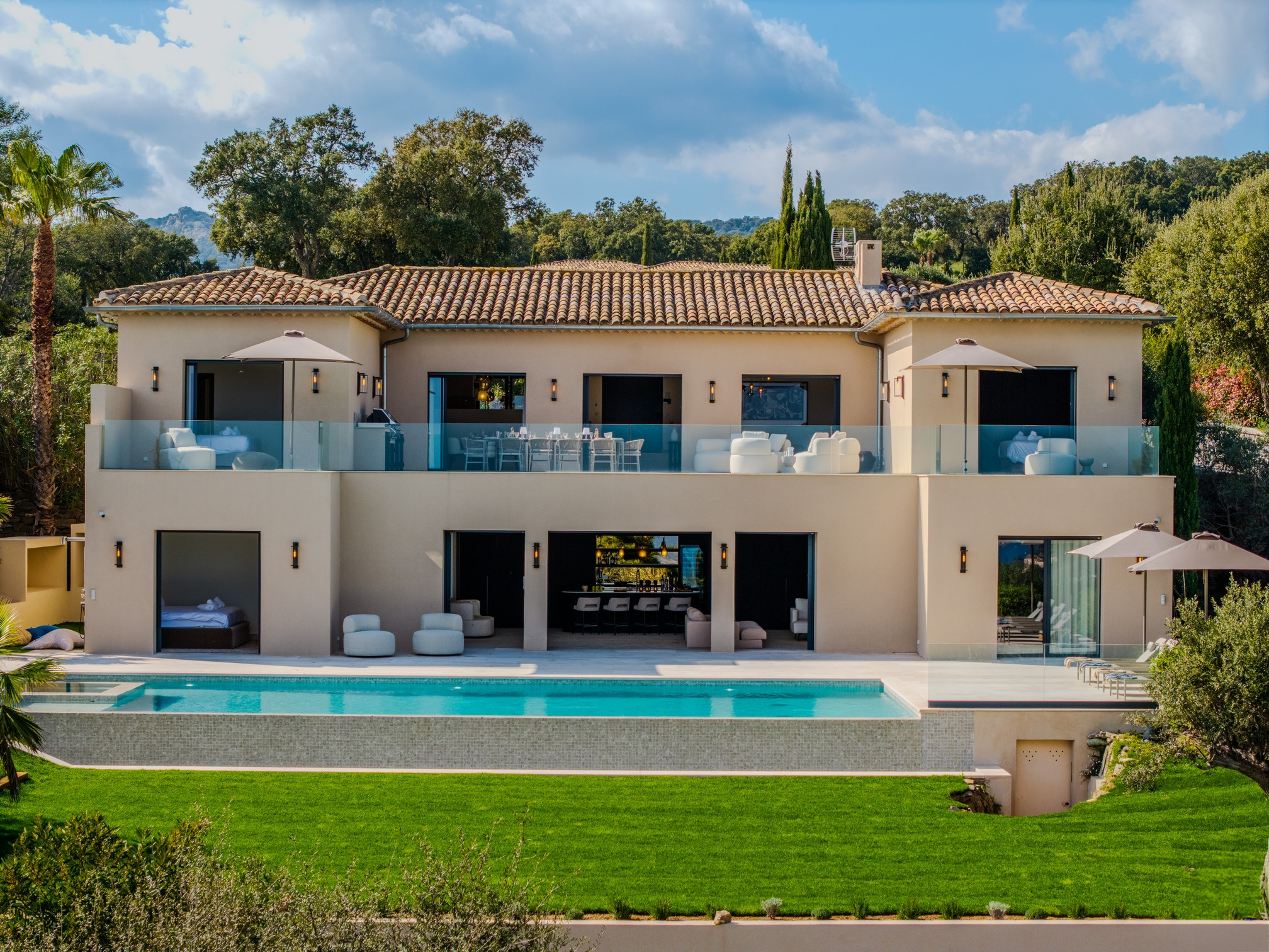 Villa Safran Constance Sainte-Maxime: Luxury 6-Bedroom Villa with Pool, Sauna and Hot Tub, Sainte-Maxime