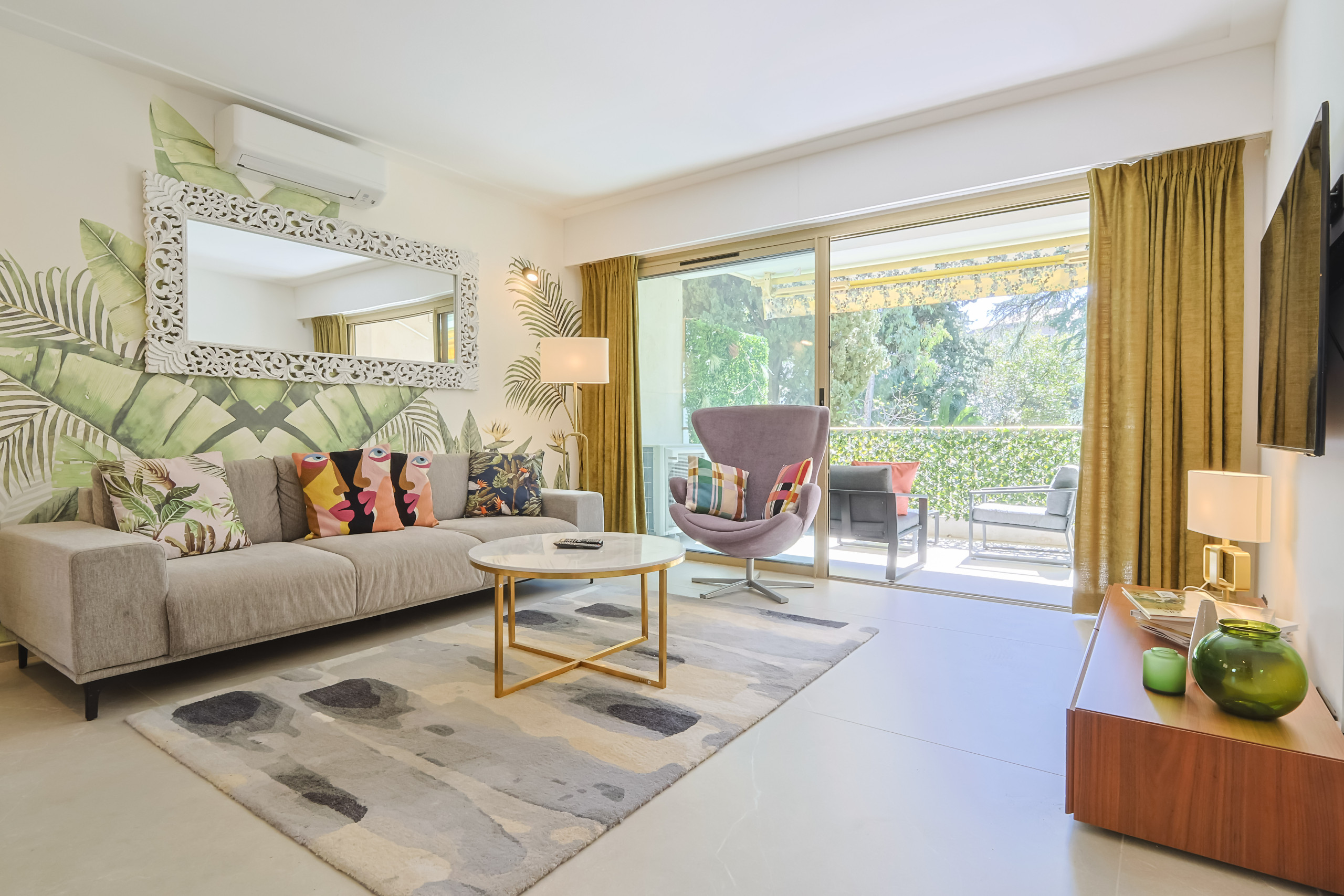 Villa Safran Croix-des-Gardes Cannes: Luxury 2-Bedroom Apartment with Sea Views and Private Parking, Cannes