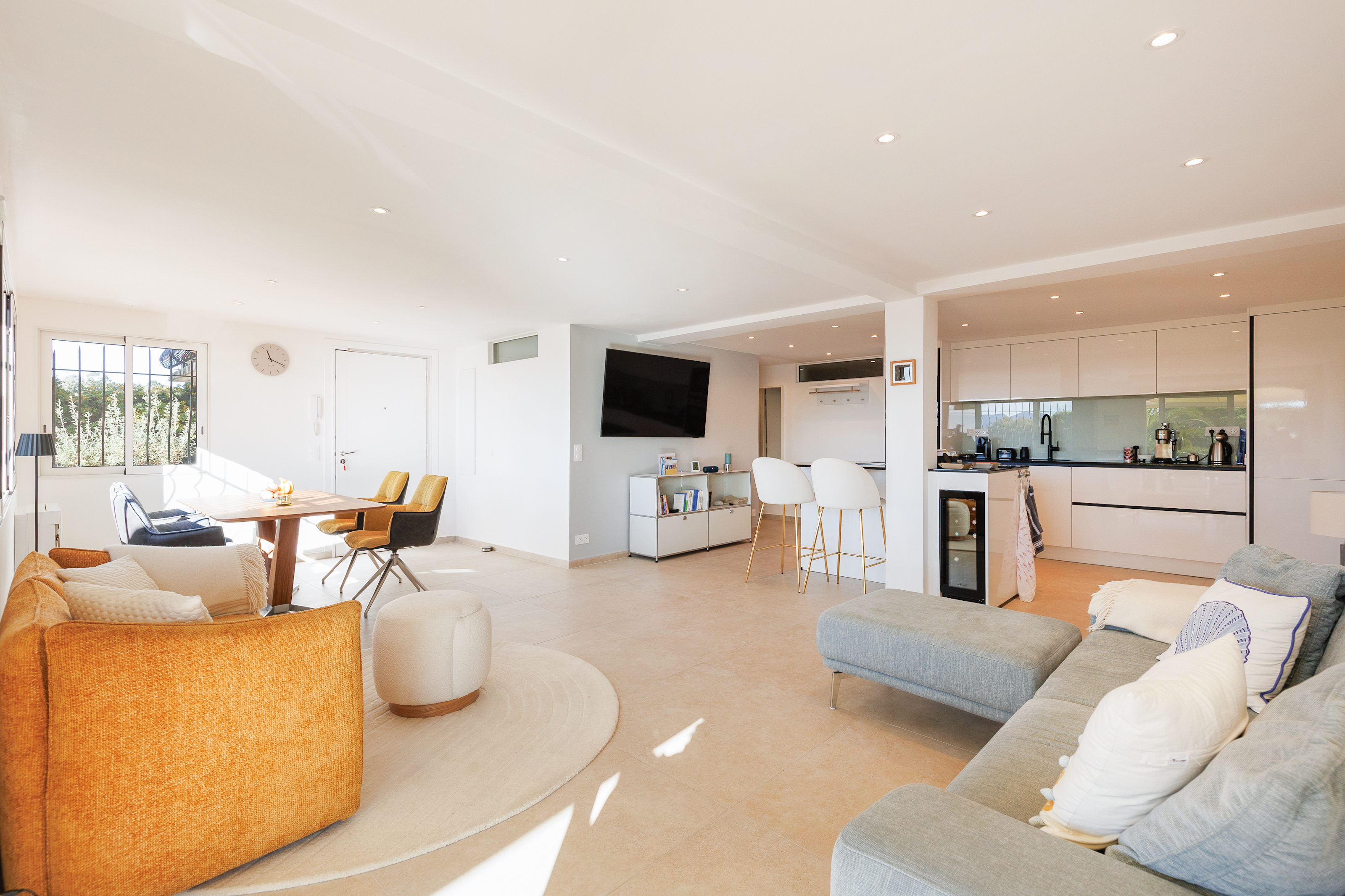 Villa Safran Croixdesgardes Cannes: Luxury 3-Bedroom Villa with Shared Pool and Sea Views, Cannes