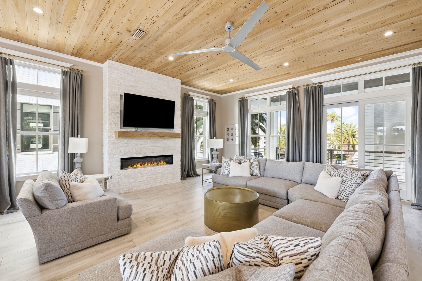 Villa Safran Destin Okaloosa: Luxury 9-Bedroom Villa with Heated Pool and Sea Views, Okaloosa County