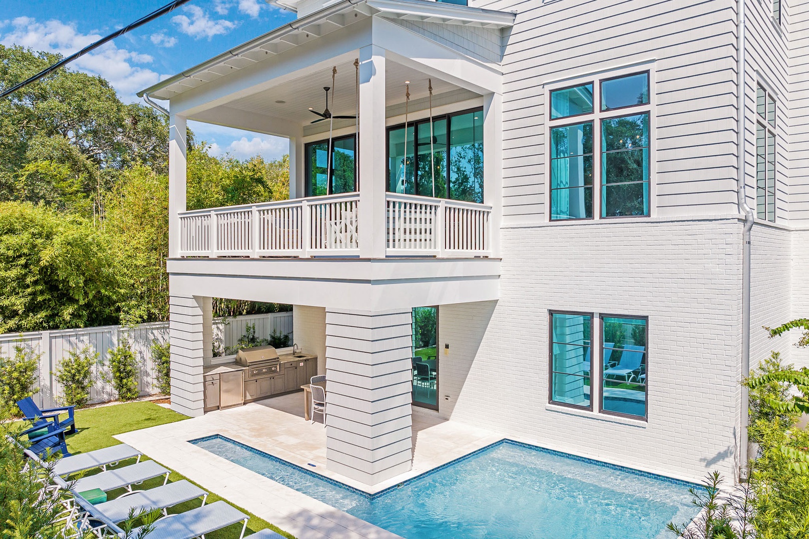 Villa Safran Draper Walton: Luxury 6-Bedroom Villa with Private Pool and Sea Views, Walton County