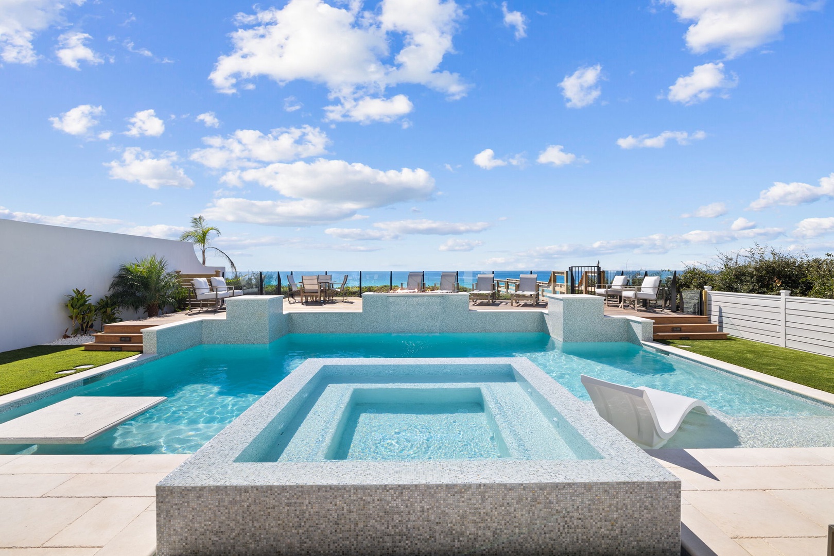 Villa Safran Dune Seagrove: Luxury 10-Bedroom Villa with Pool and Beachfront in Walton County, Florida