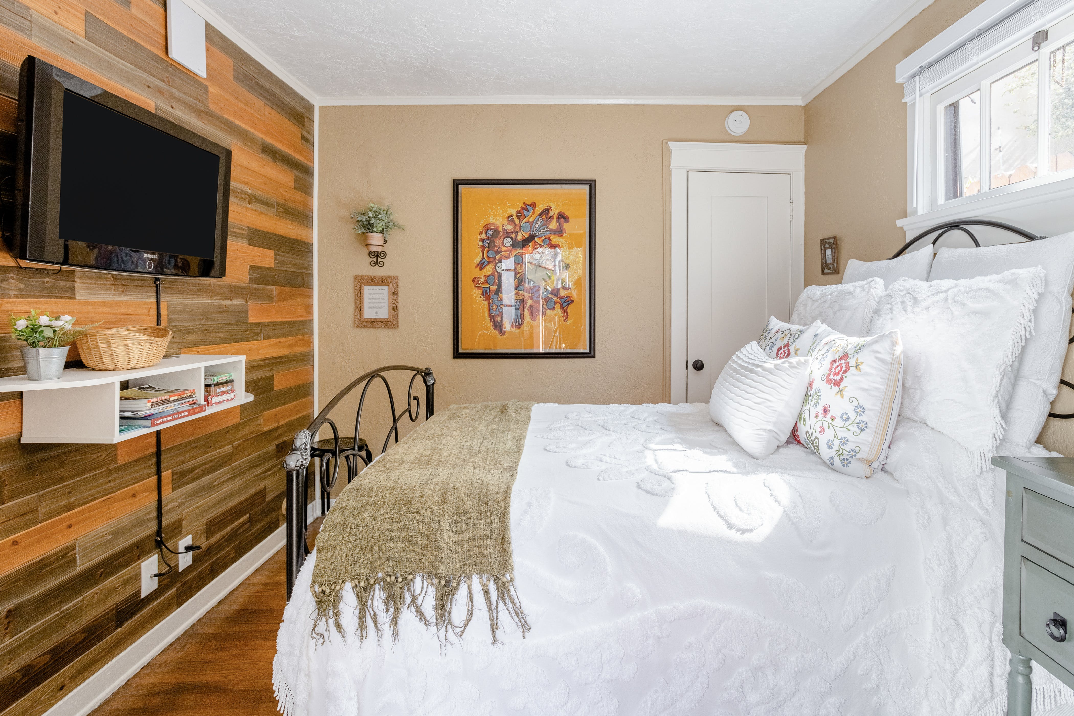 Villa Safran El Dorado Los Angeles: Luxury 2-Bedroom Apartment with Sea View and Spa, Los Angeles
