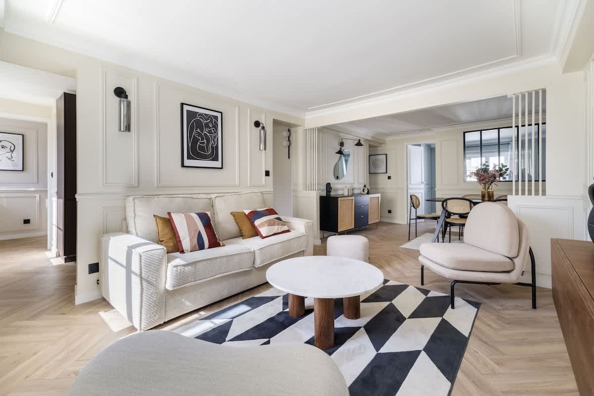 Villa Vente d’Espagne Place des Pyramides Montorgueil – Les Halles: Luxury 3-Bedroom Villa with Spa and Family-Friendly Features in Montorgueil Paris