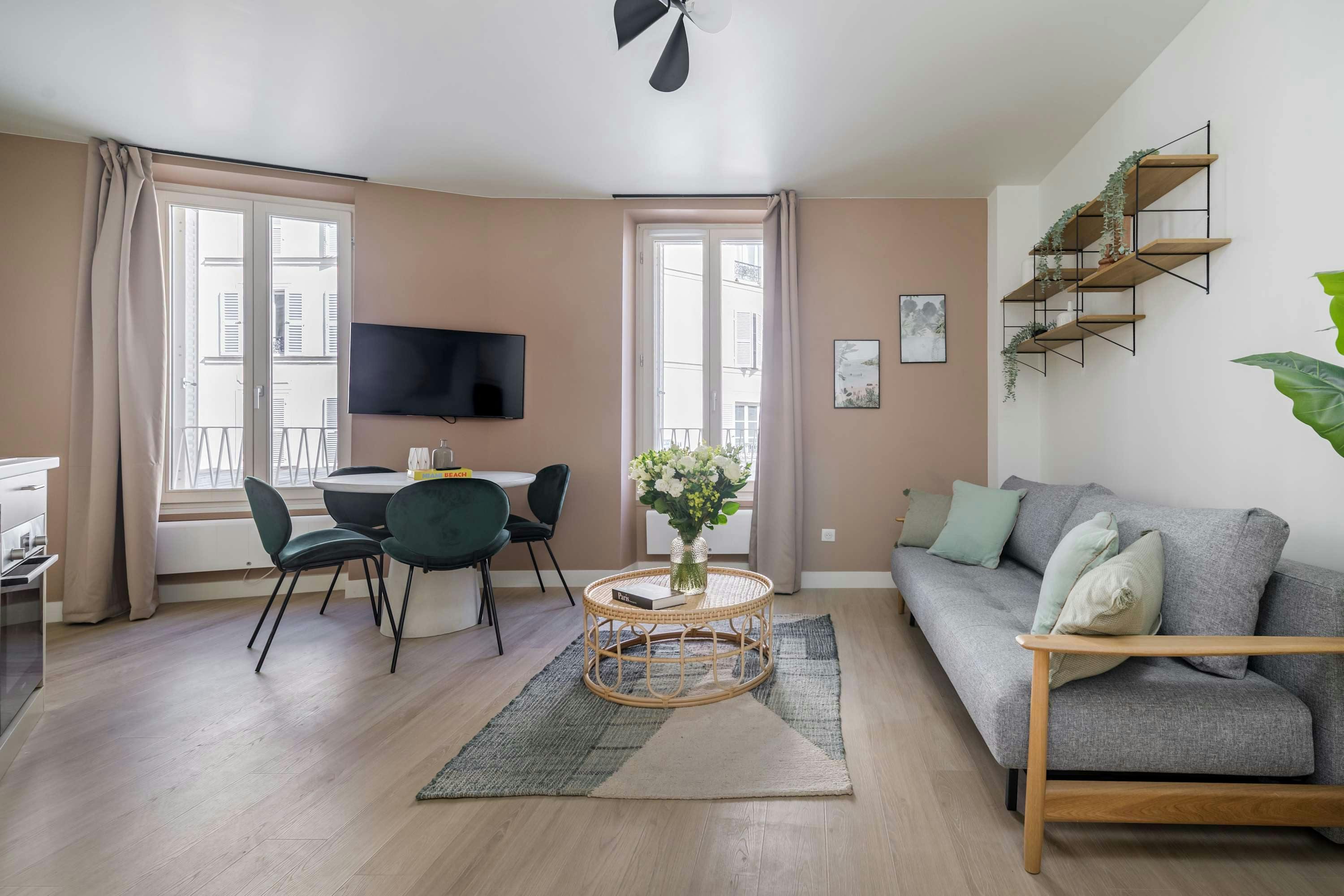 Villa Safran Épinettes Batignolles: Luxury 1-Bedroom Apartment with Spa and Family-Friendly Features in Batignolles, Paris