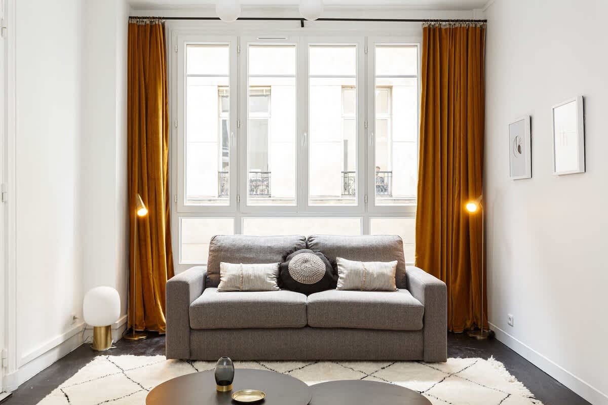 Villa Ocra Rue de Solférino Arc de Triomphe – Champs-Élysées: Chic 2-Bedroom Apartment with Private Parking in Arc de Triomphe, Paris