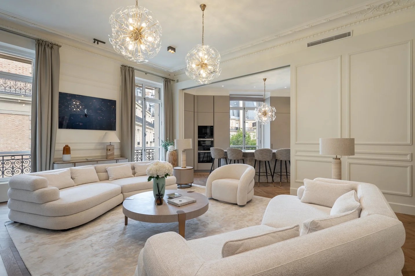 Villa Nortada Rue de Varenne Arc de Triomphe – Champs-Élysées: Luxury 4-Bedroom Apartment with Spa and Private Parking, Arc de Triomphe – Champs-Élysées