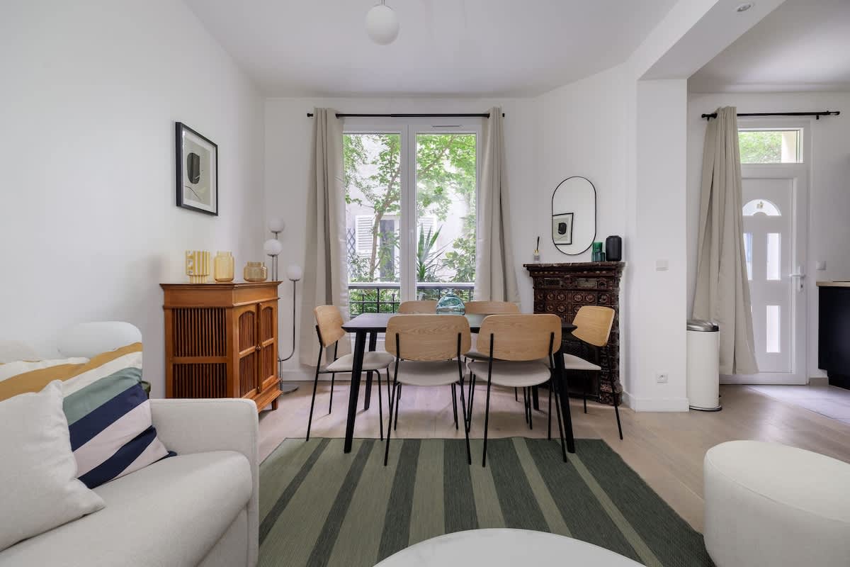Villa Safran Étoile Ternes Paris: Luxury 2-Bedroom Apartment with Spa and Parking, Arc de Triomphe – Champs-Élysées