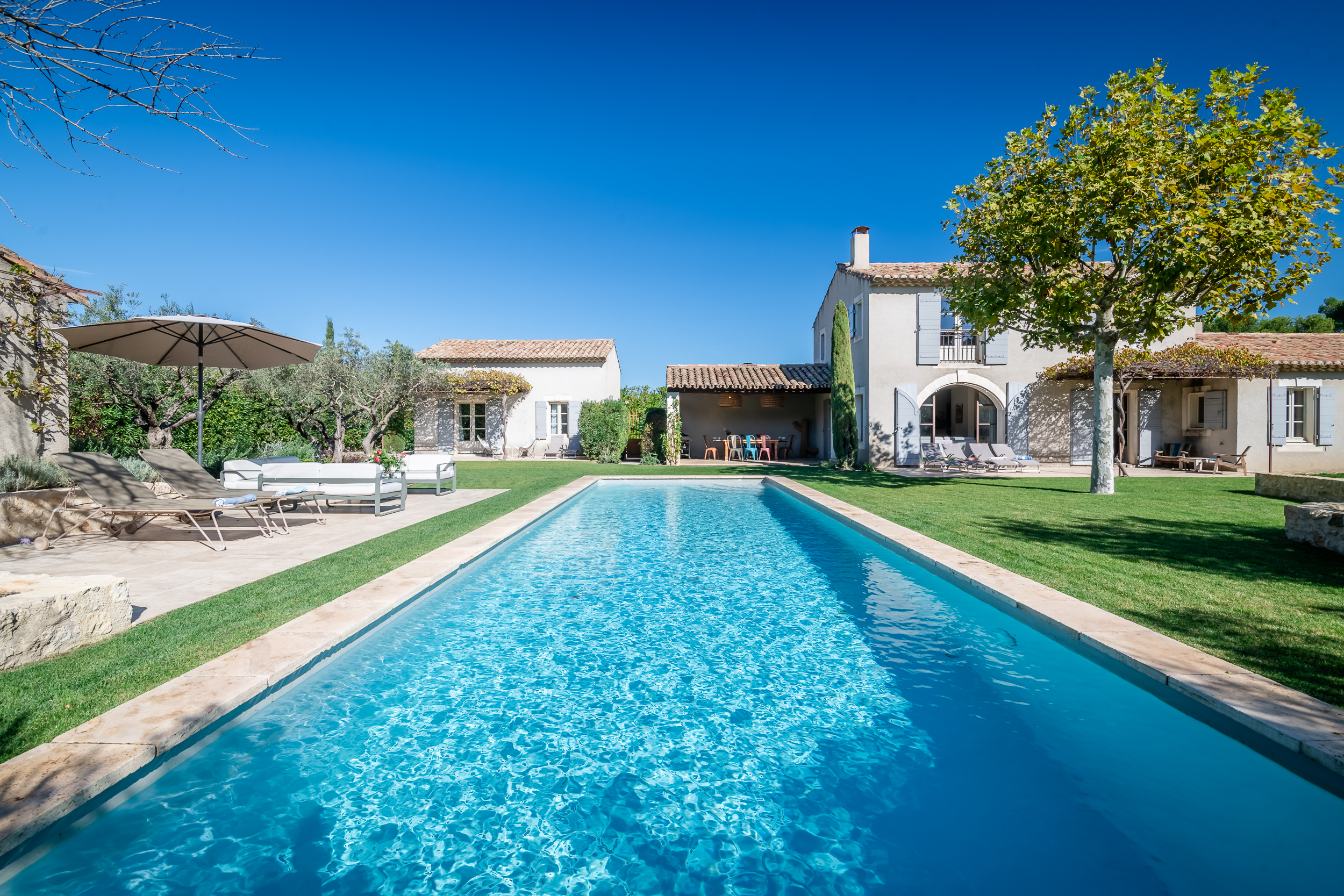 Villa Safran L’Isle-sur-la-Sorgue Provence: Luxury 5-Bedroom Villa with Private Pool and Spa, Arles Provence