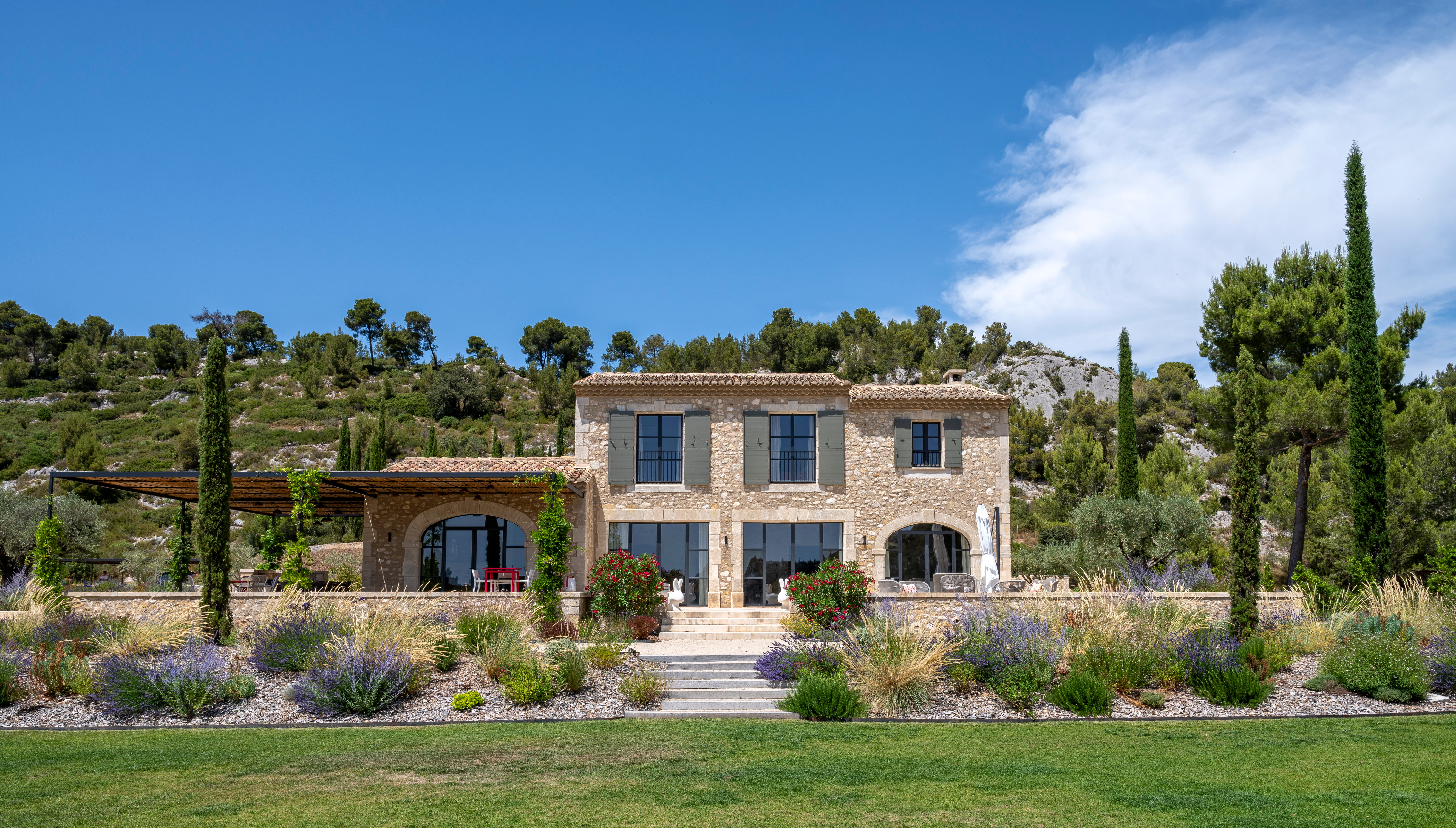 Villa Safran Fontvieille Arles: Luxury 6-Bedroom Villa with Heated Pool and Spa, Arles Provence
