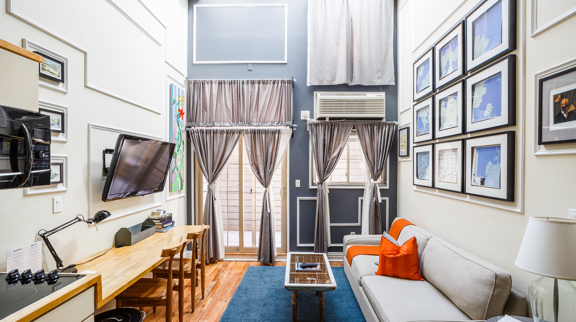 Villa Safran Gantry Long Island City: Luxury 1-Bedroom Townhouse with Spa and Air-Con, Long Island City