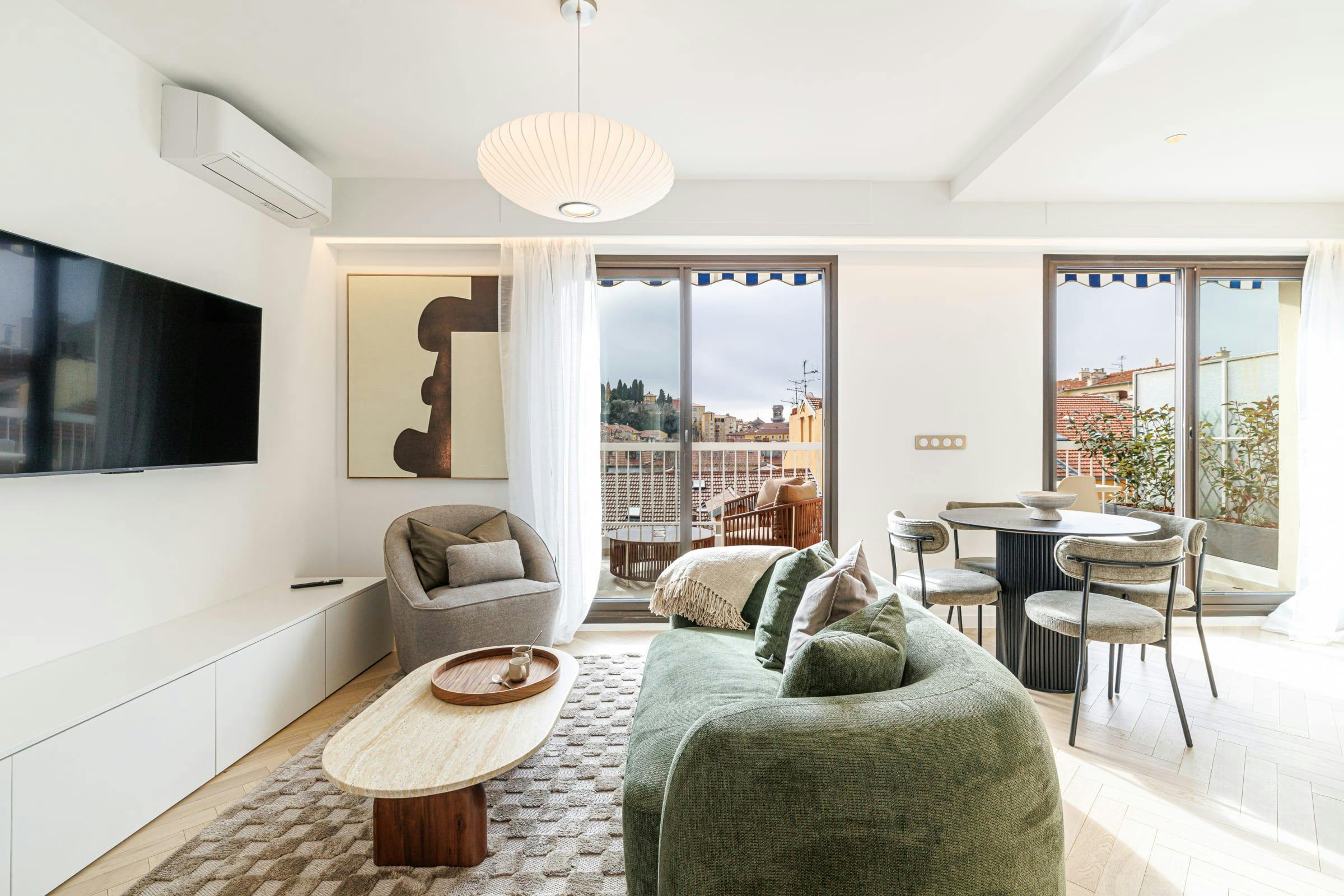 Villa Safran Garibaldi Nice: Luxury 2-Bedroom Apartment with Private Terrace and Air-Con, Nice