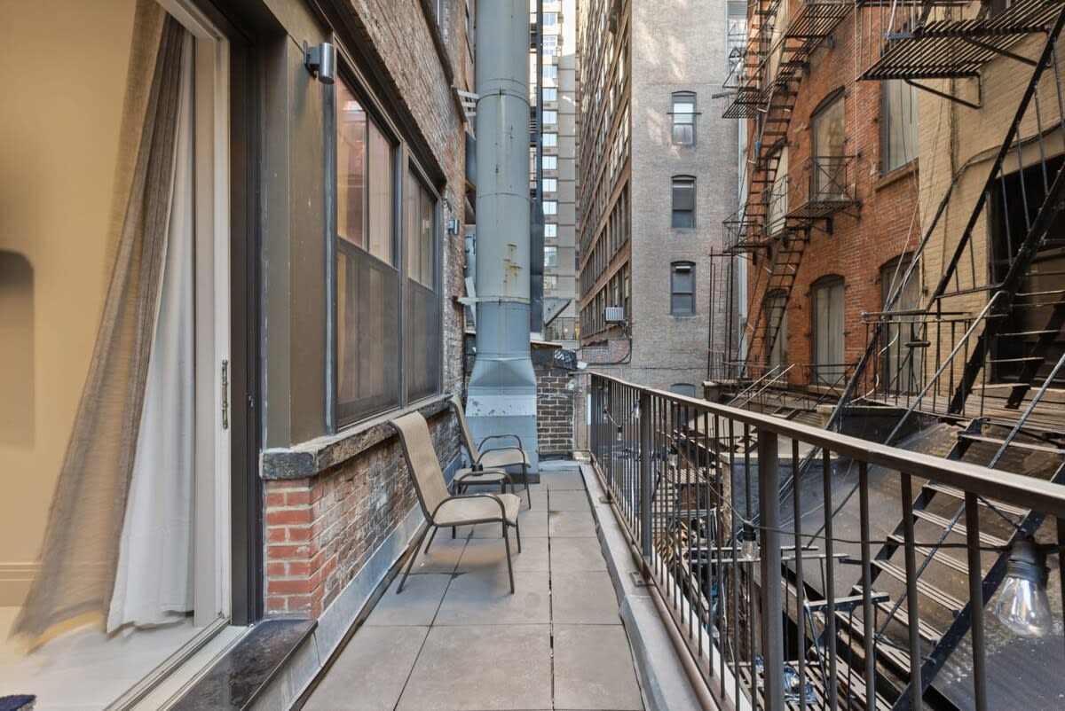 Villa Safran Garment Midtown: Luxury 3-Bedroom Apartment with Spa and Rooftop Terrace, Midtown New York