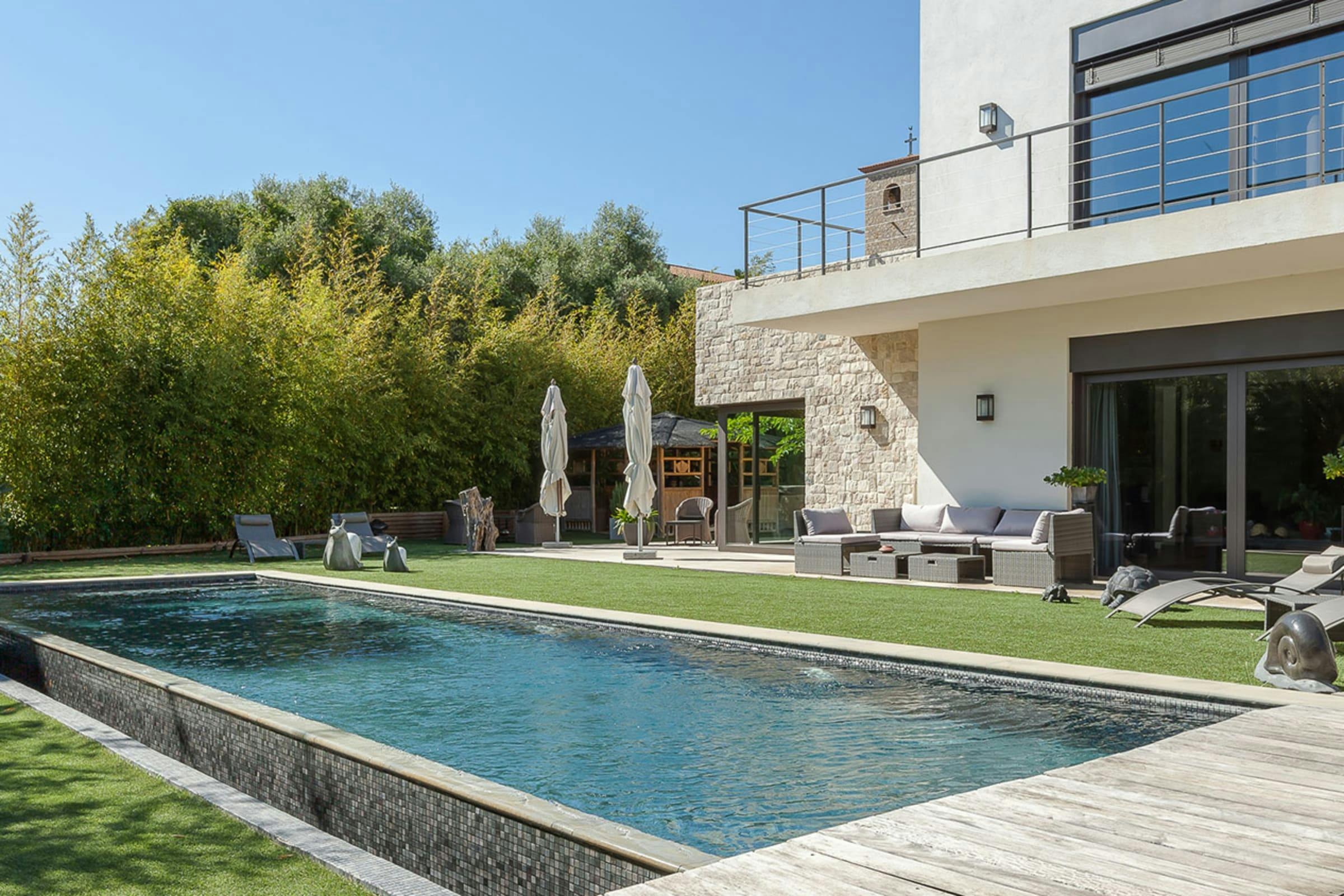 Villa Crépuscule Vallon de la Fontaine Côte d’Azur: Luxury 4-Bedroom Villa with Heated Pool and Sea Views, Antibes Côte d’Azur
