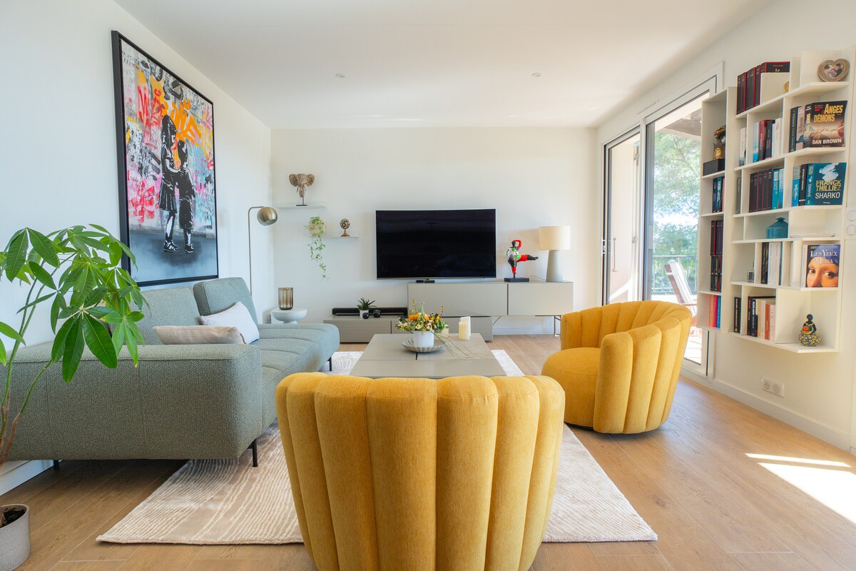 Villa Safran Garoupe Antibes 1459365: Luxury 2-Bedroom Apartment with Sea Views, Pool and Tennis Court, Antibes