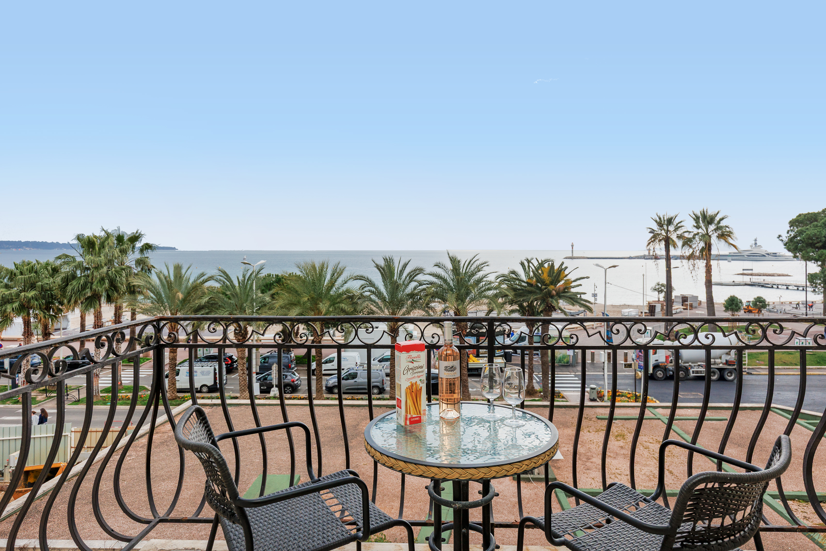 Villa Safran Gazagnaire Cannes: Luxury 2-Bedroom Apartment with Sea Views and Spa, Cannes
