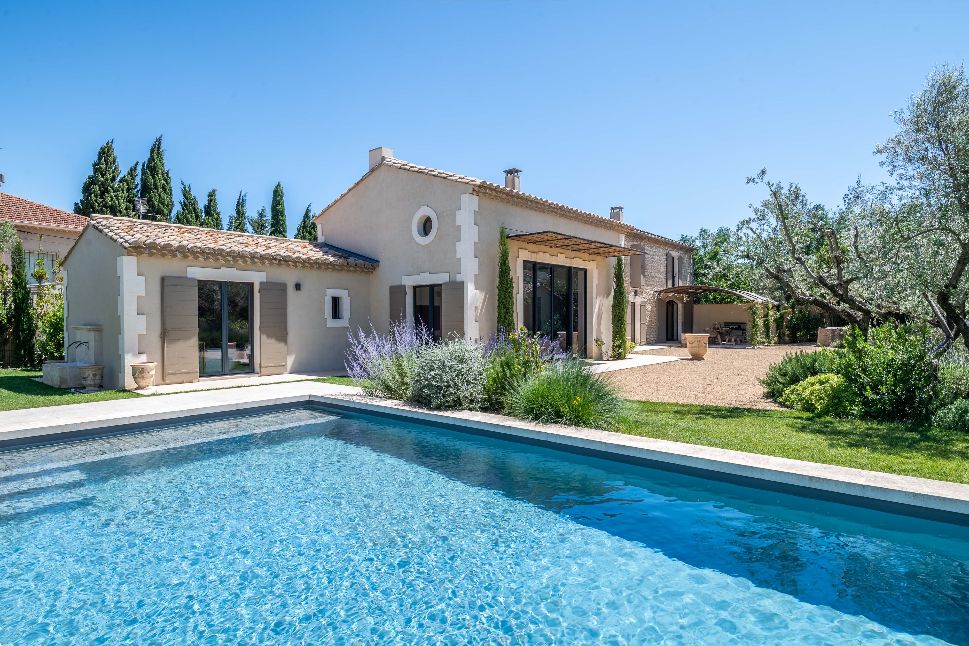 Villa Ostro Le Trébon Saint-Rémy-de-Provence: Luxury 4-Bedroom Villa with Private Pool and Gym, Saint-Rémy-de-Provence