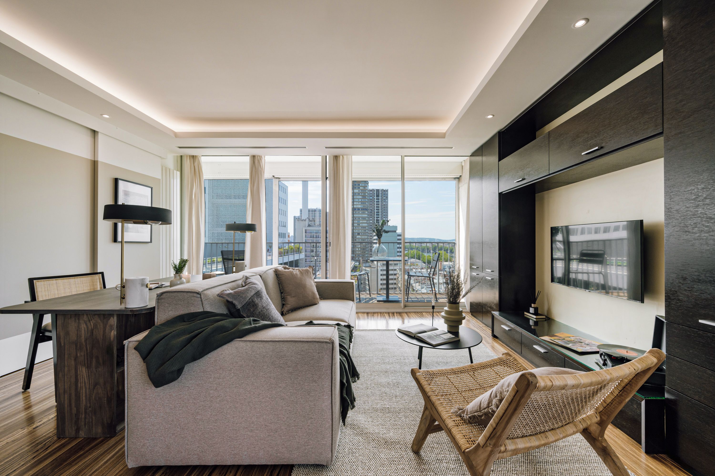 Villa Safran Grenelle Paris: Luxury 2-Bedroom Apartment with Spa and Parking near Eiffel Tower Paris