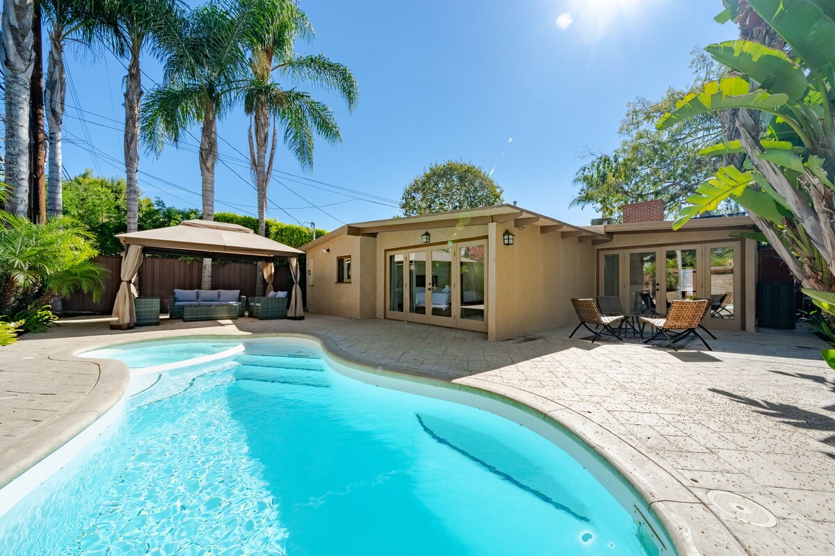 Villa Safran Holm Westwood: Luxury 5-Bedroom Apartment with Pool and Hot Tub, Westwood Los Angeles